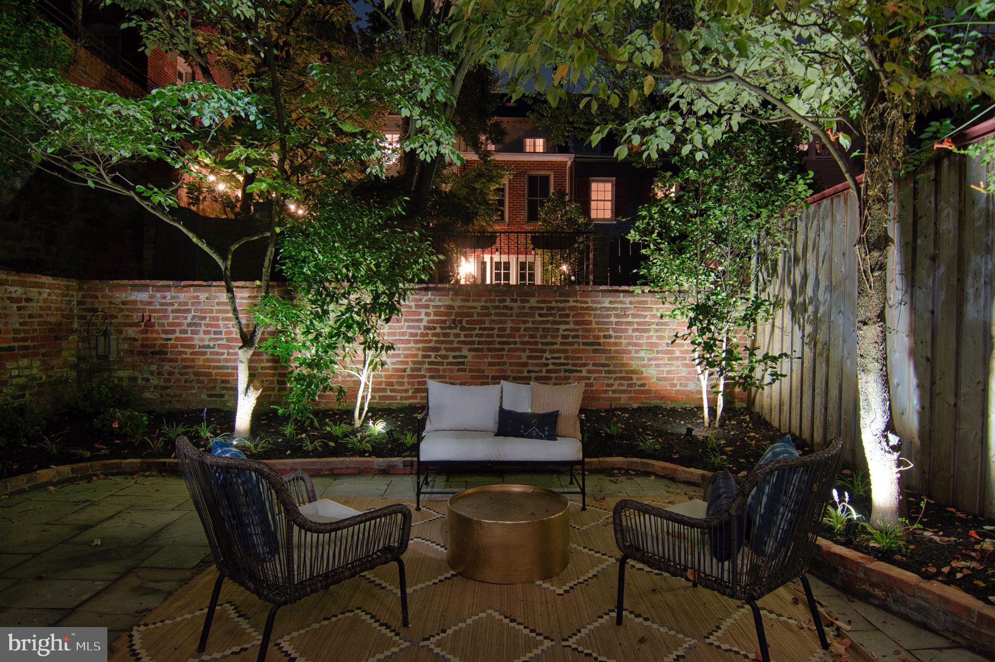 OLD TOWN ALEXANDRIA - Residential