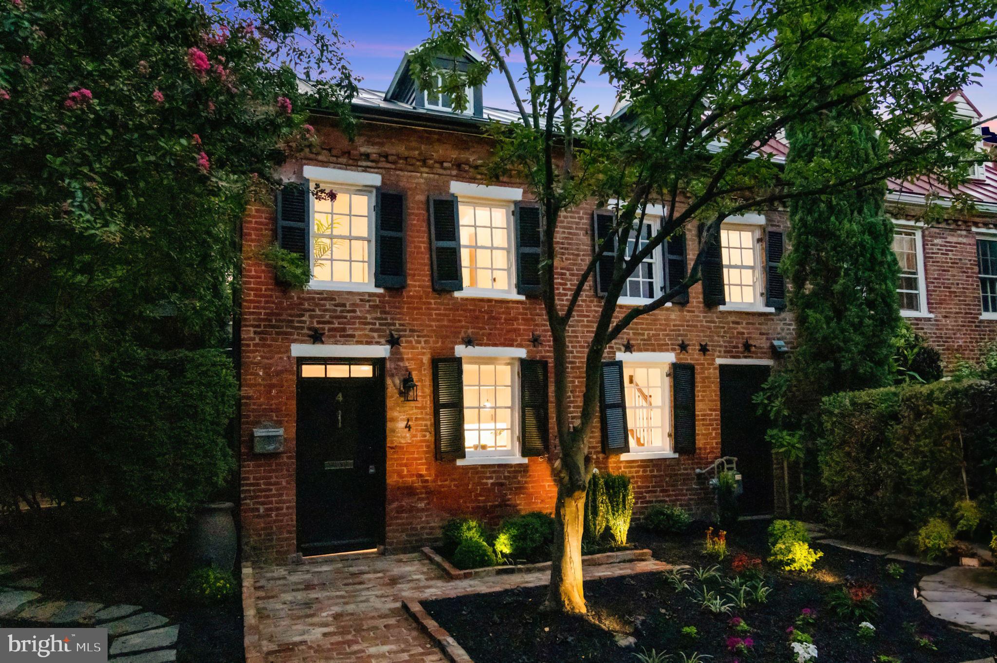 OLD TOWN ALEXANDRIA - Residential