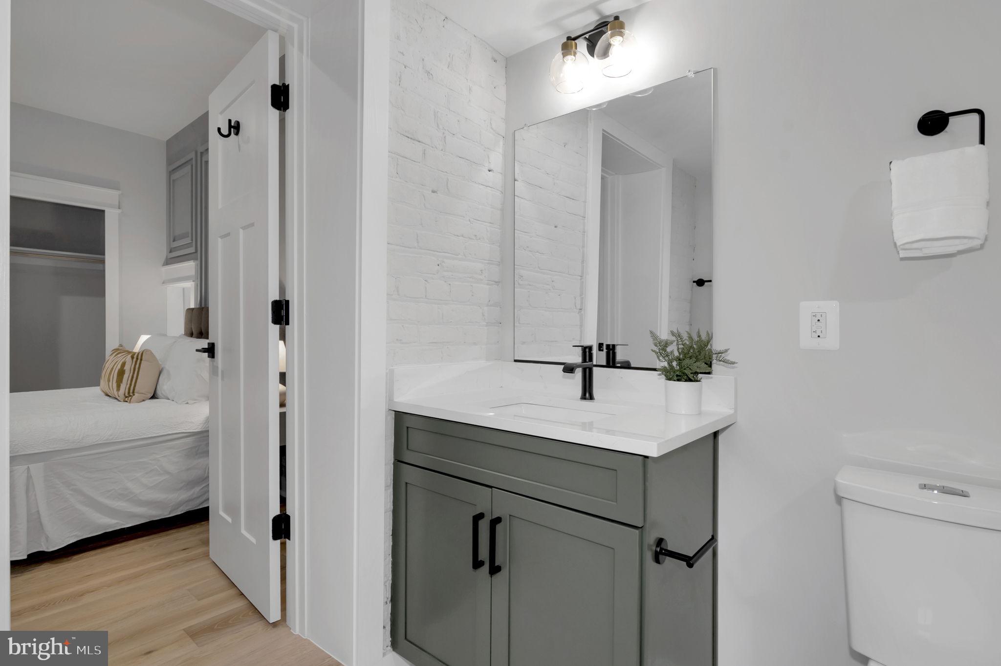 OLD TOWN ALEXANDRIA - Residential