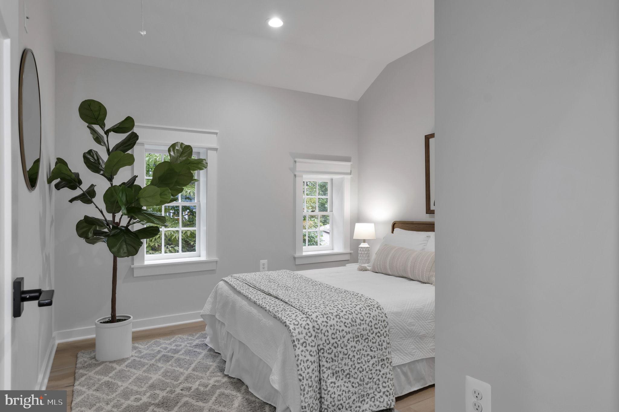 OLD TOWN ALEXANDRIA - Residential