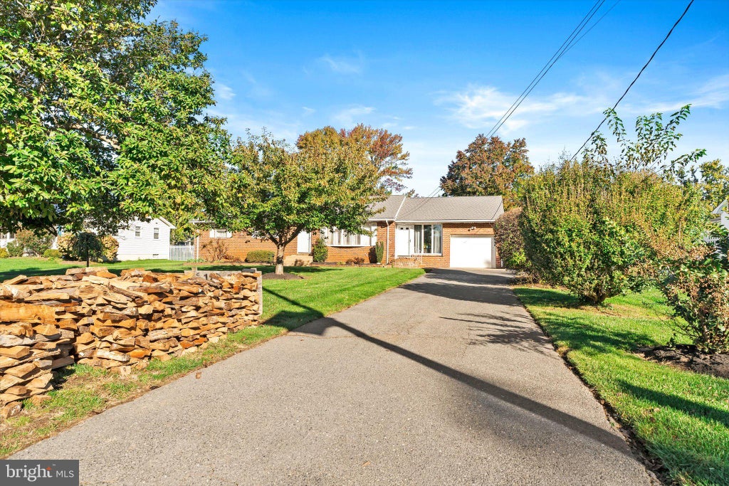 Photo of 1194 Yardville Allentown Road, ALLENTOWN, NJ 08501 (MLS # NJME2085204)