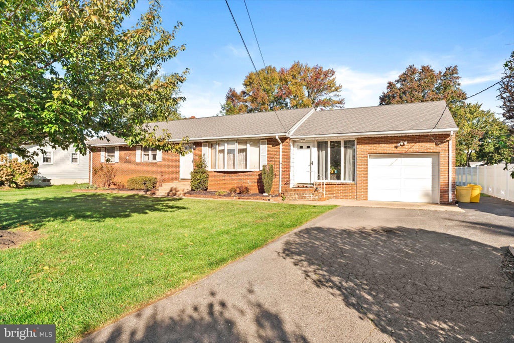 Photo of 1194 Yardville Allentown Road, ALLENTOWN, NJ 08501 (MLS # NJME2085204)