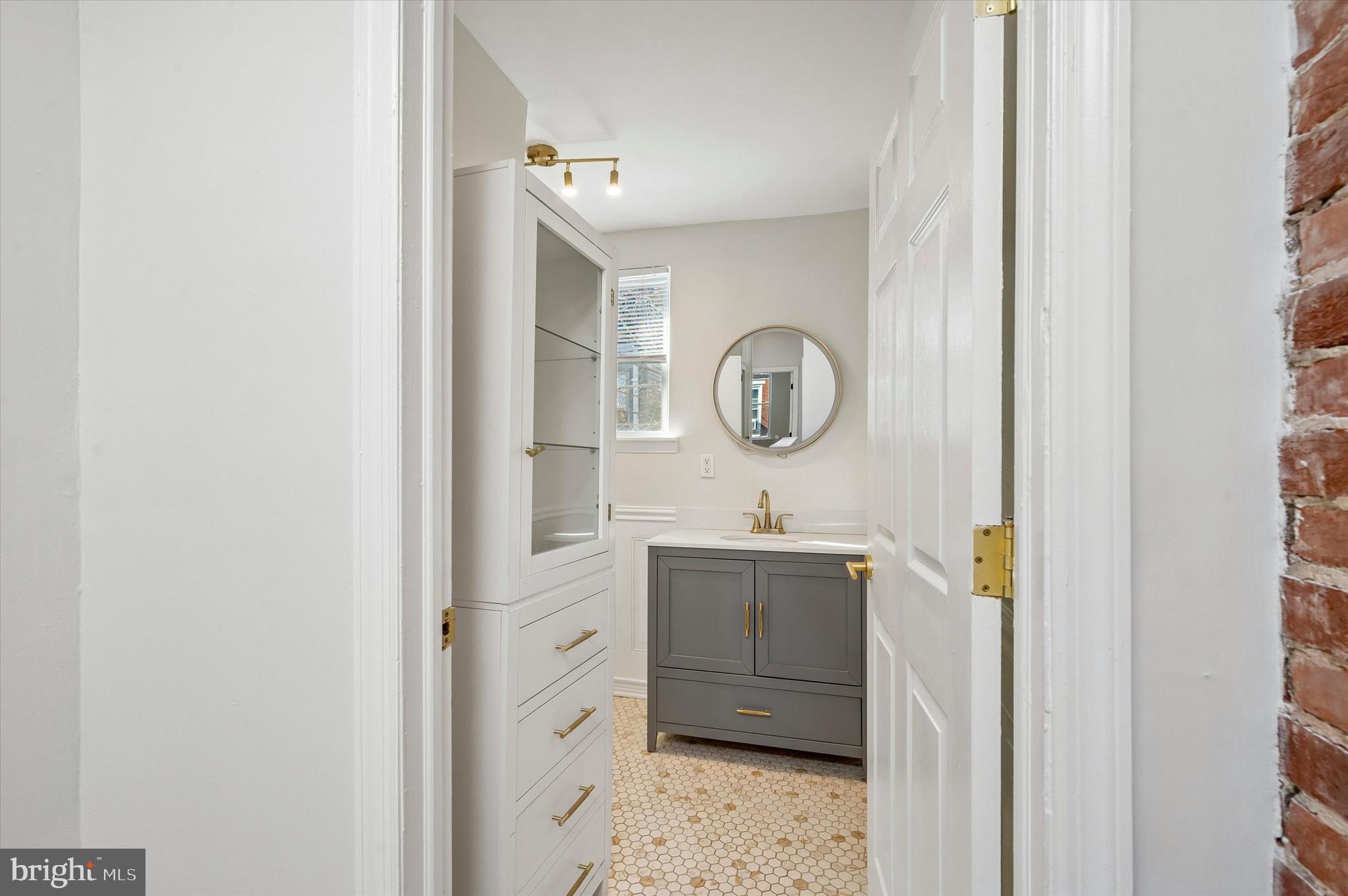 POINT BREEZE - Residential