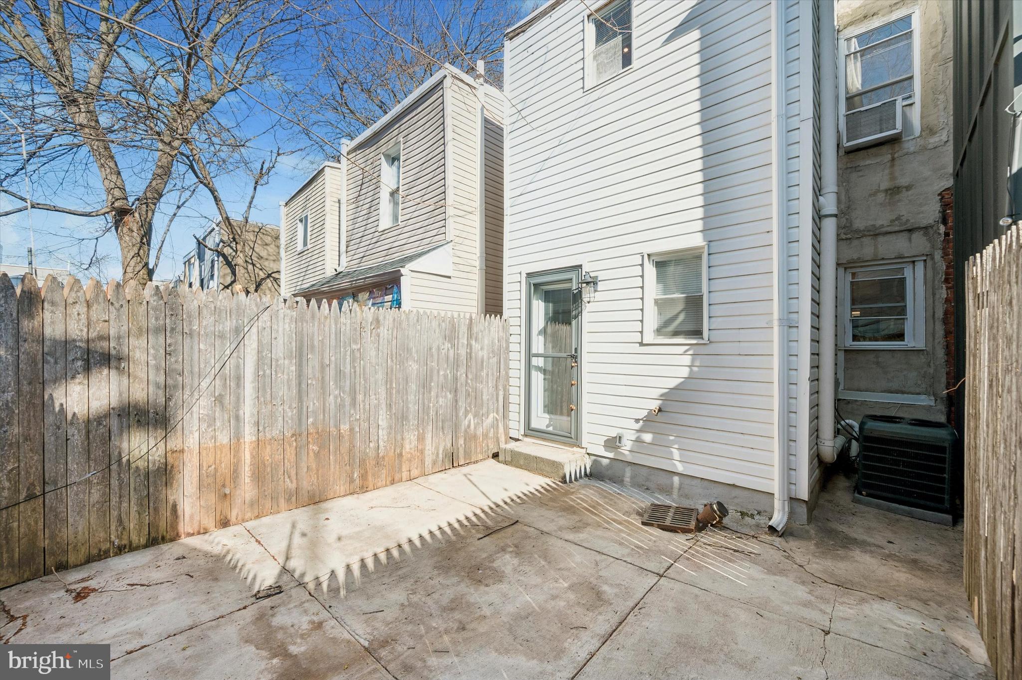 POINT BREEZE - Residential