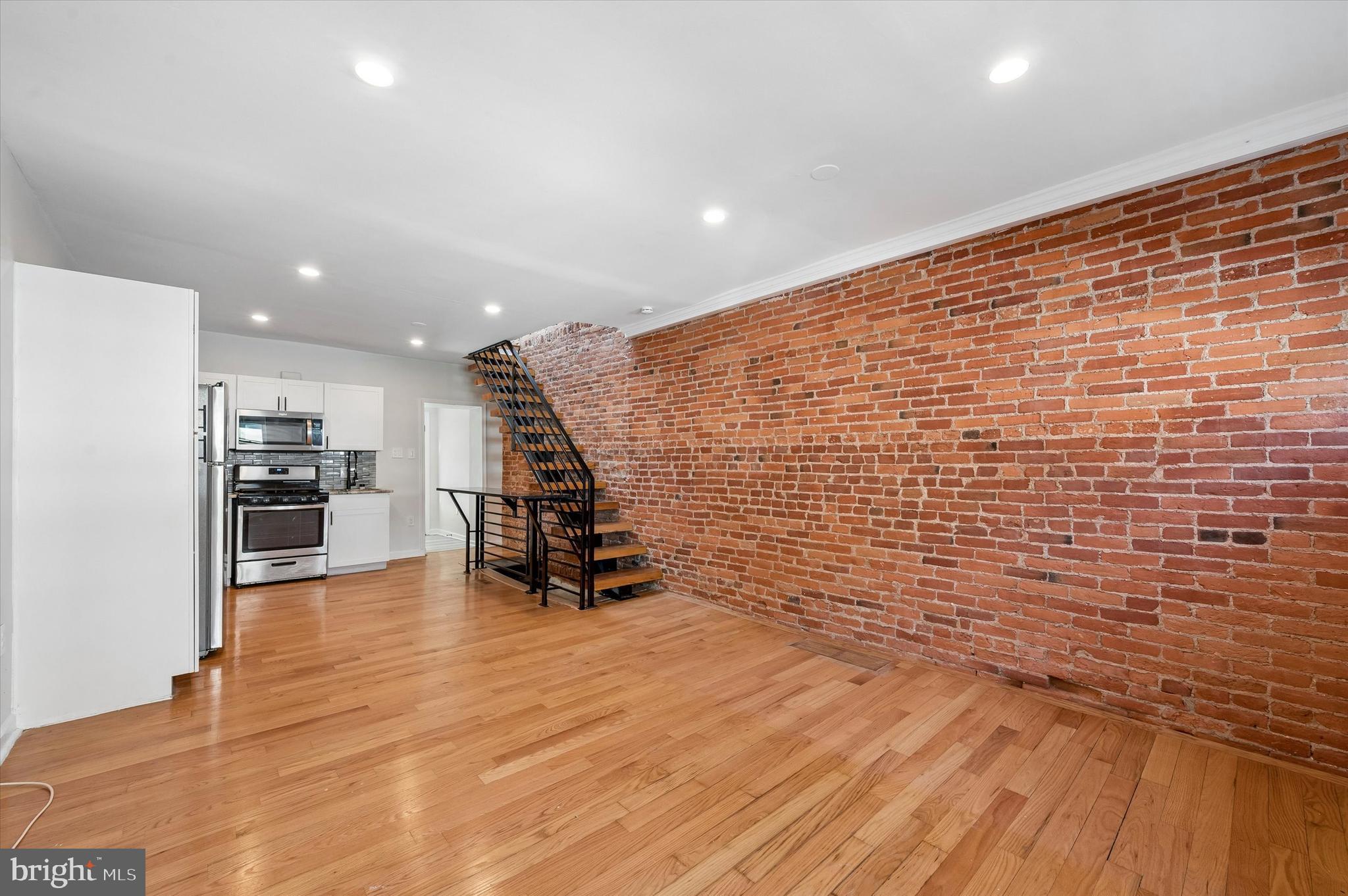 POINT BREEZE - Residential