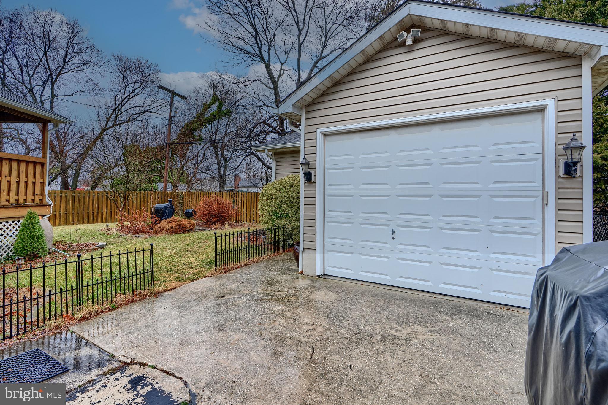 YORKSHIRE - Residential Lease