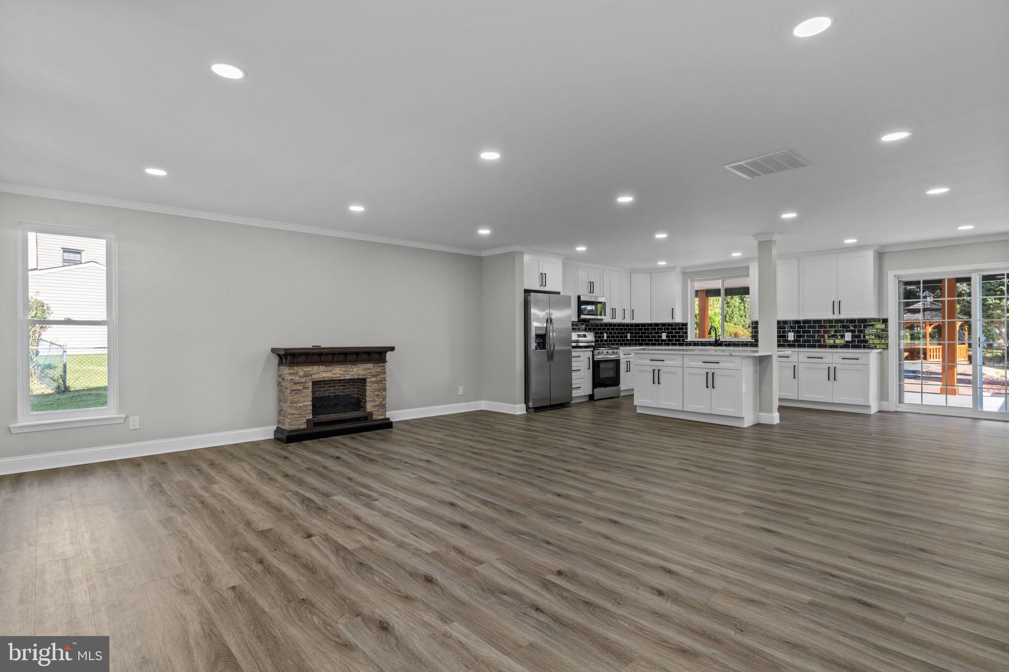 CHURCHVILLE MANOR - Residential