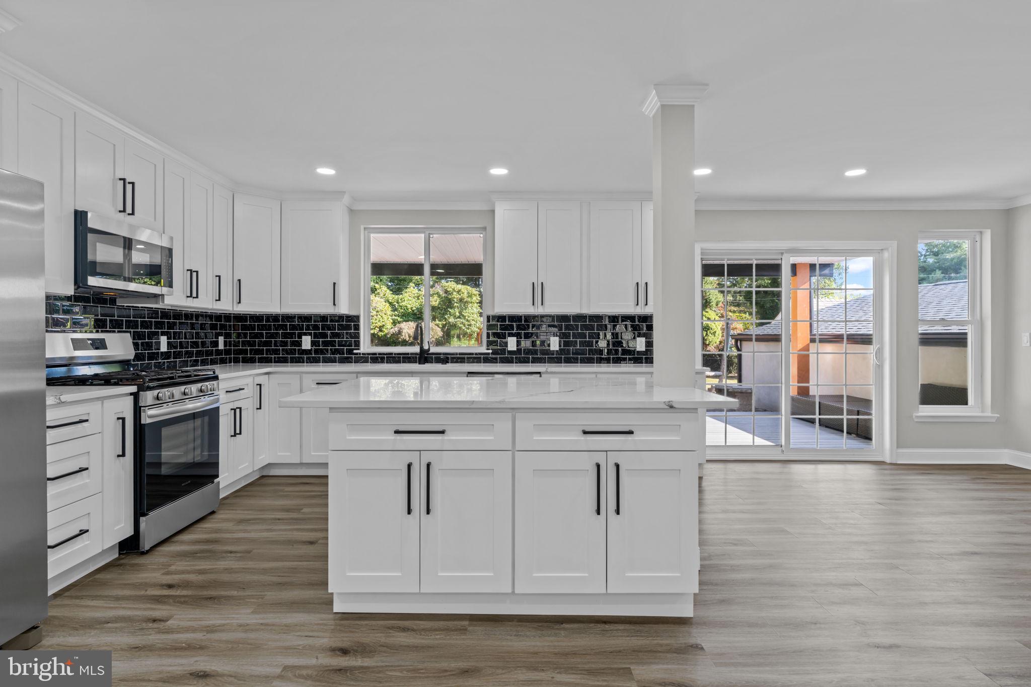 CHURCHVILLE MANOR - Residential