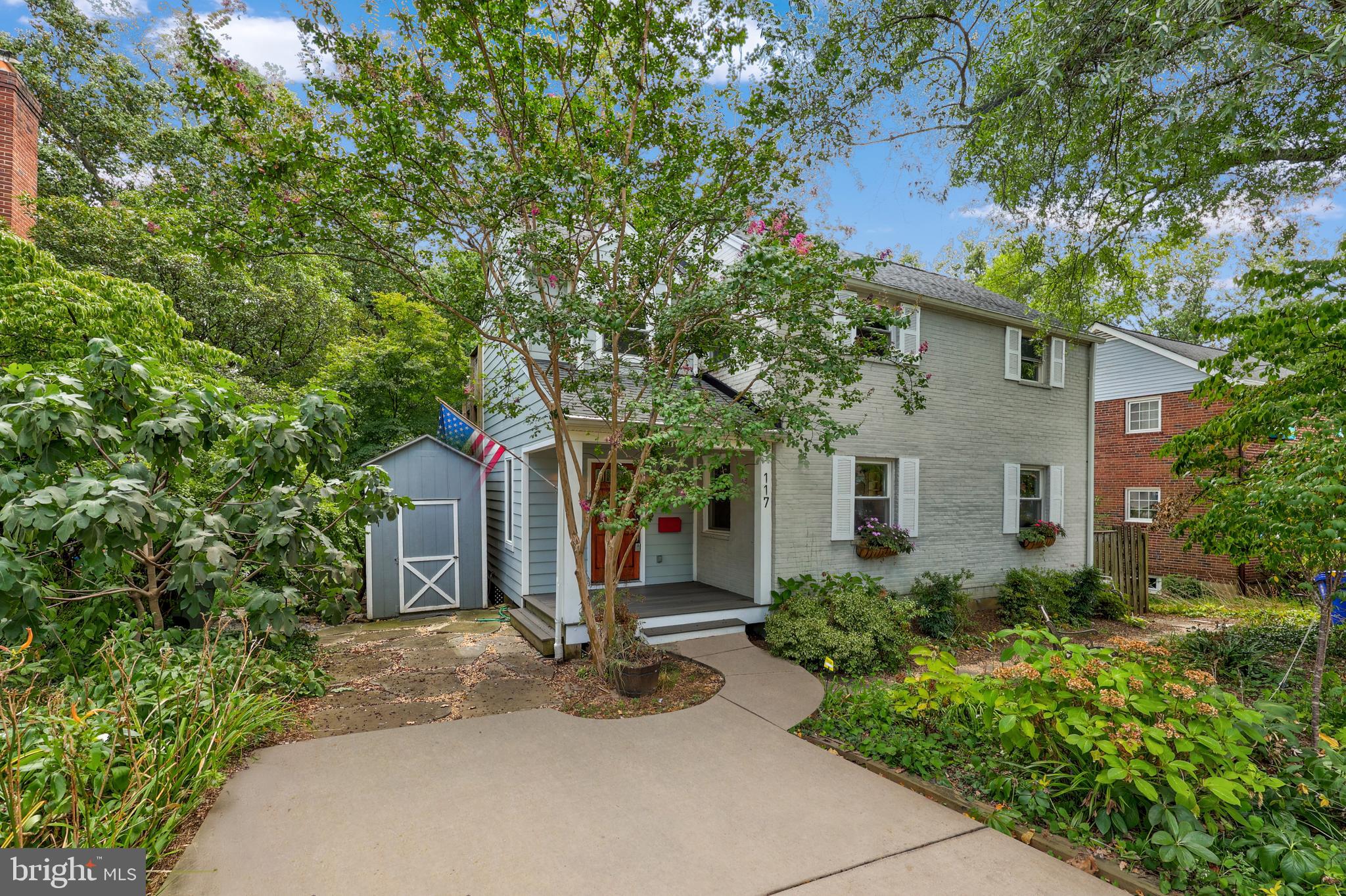 117 S ABERDEEN STREET