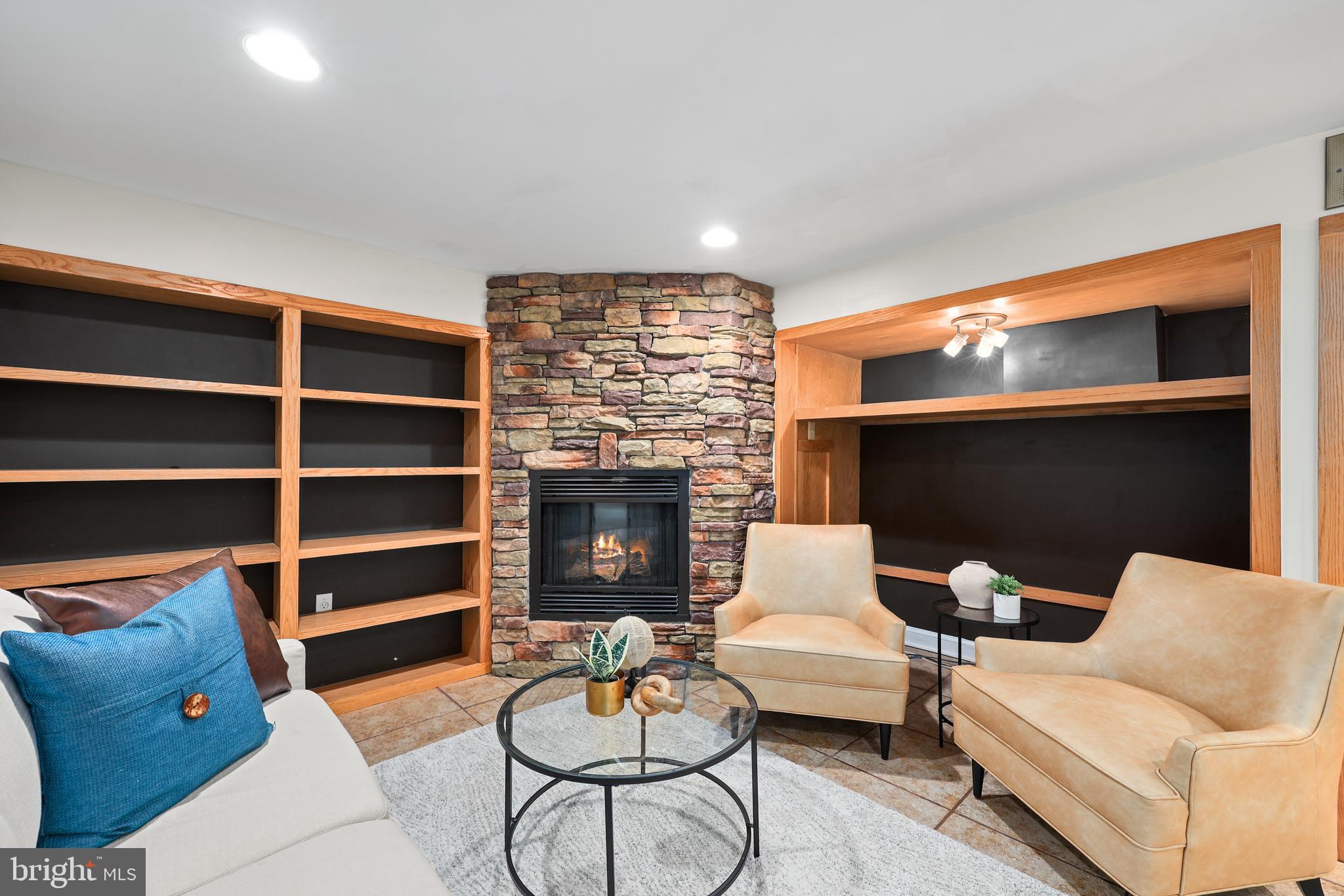 ARLINGTON FOREST - Residential