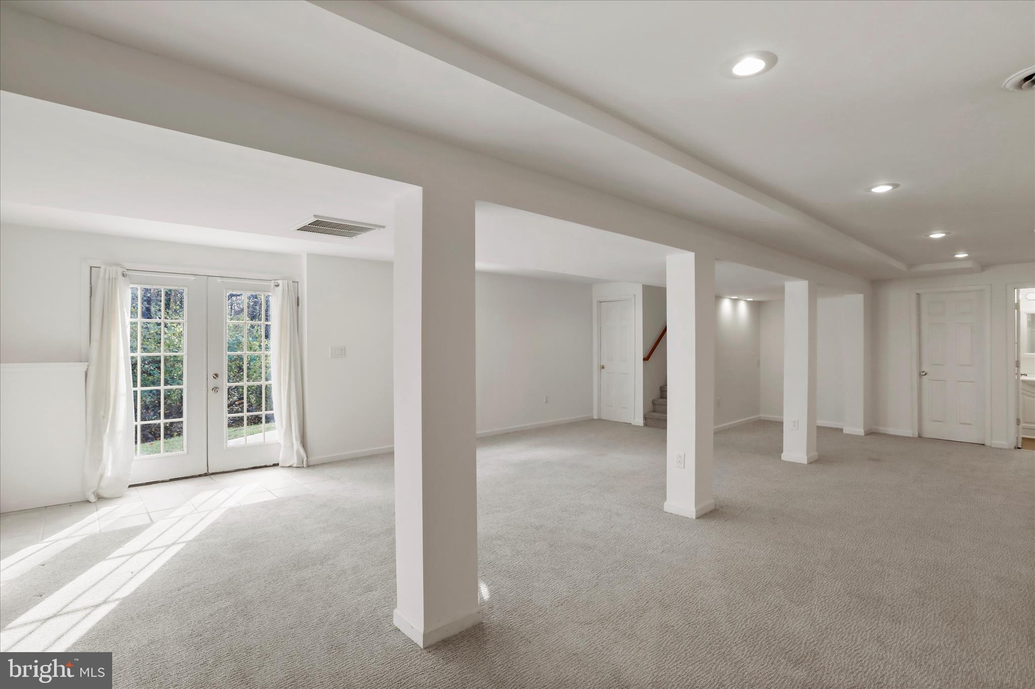 RIDGEFIELD - Residential