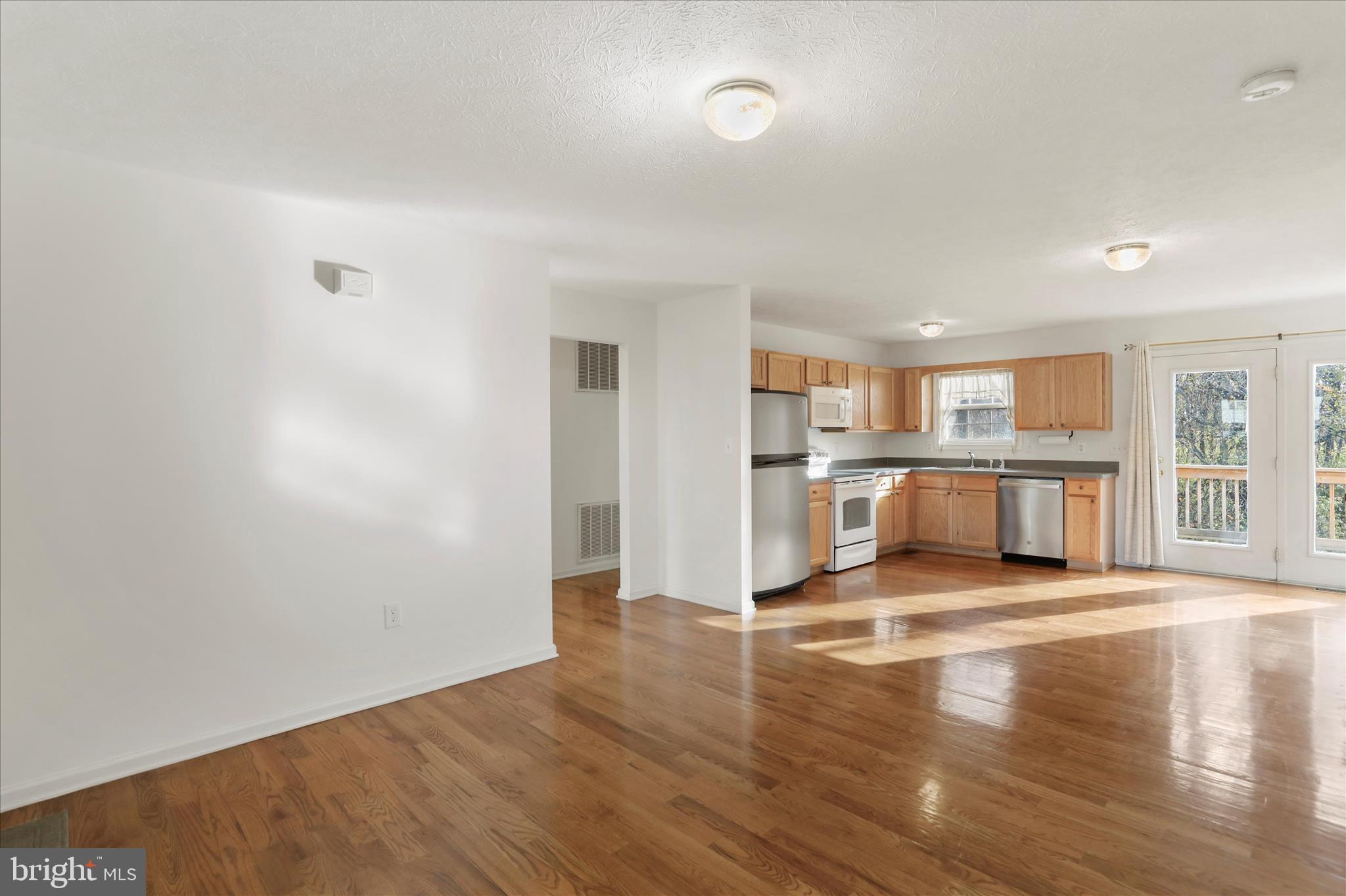 RIDGEFIELD - Residential