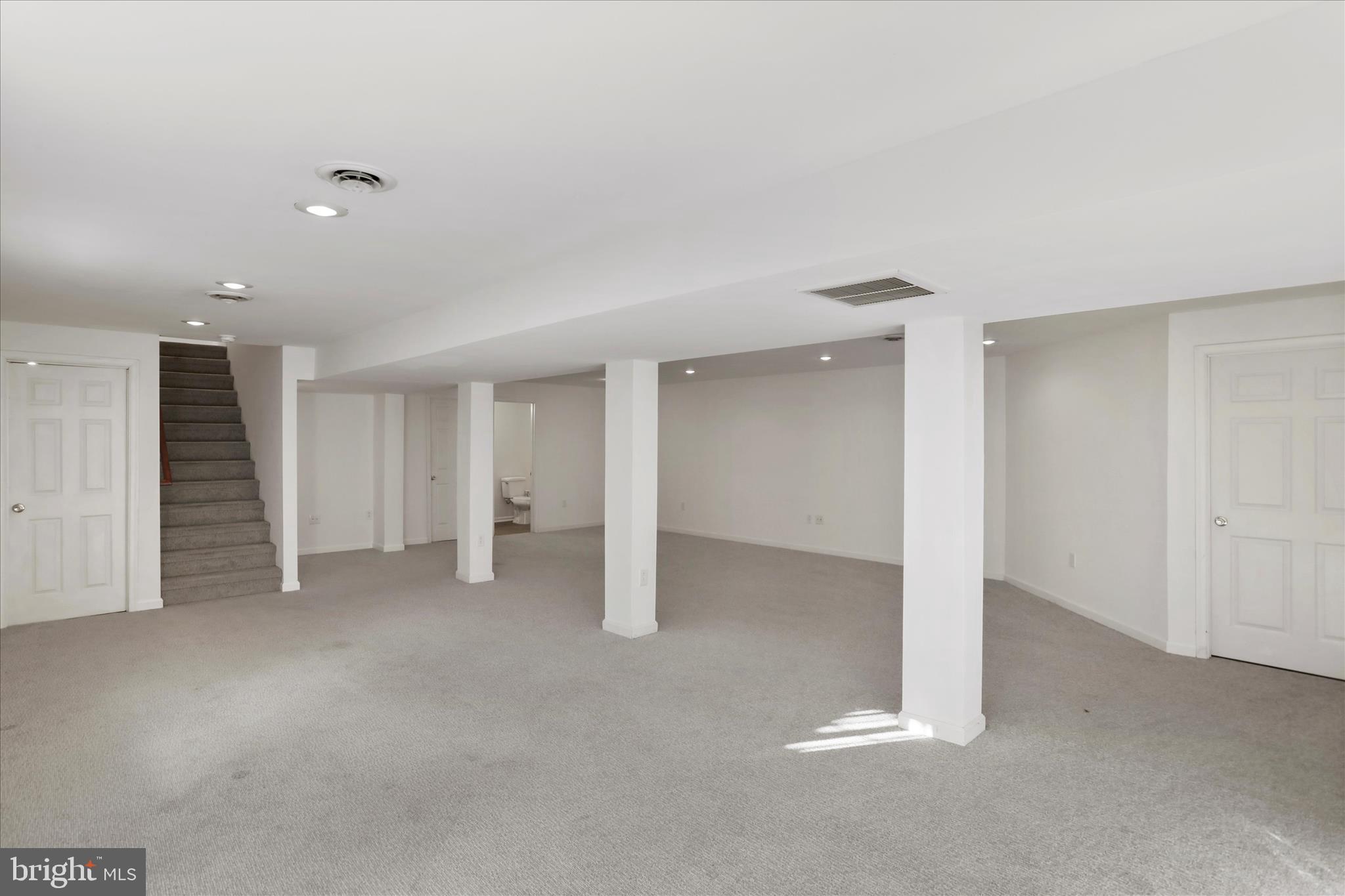 RIDGEFIELD - Residential