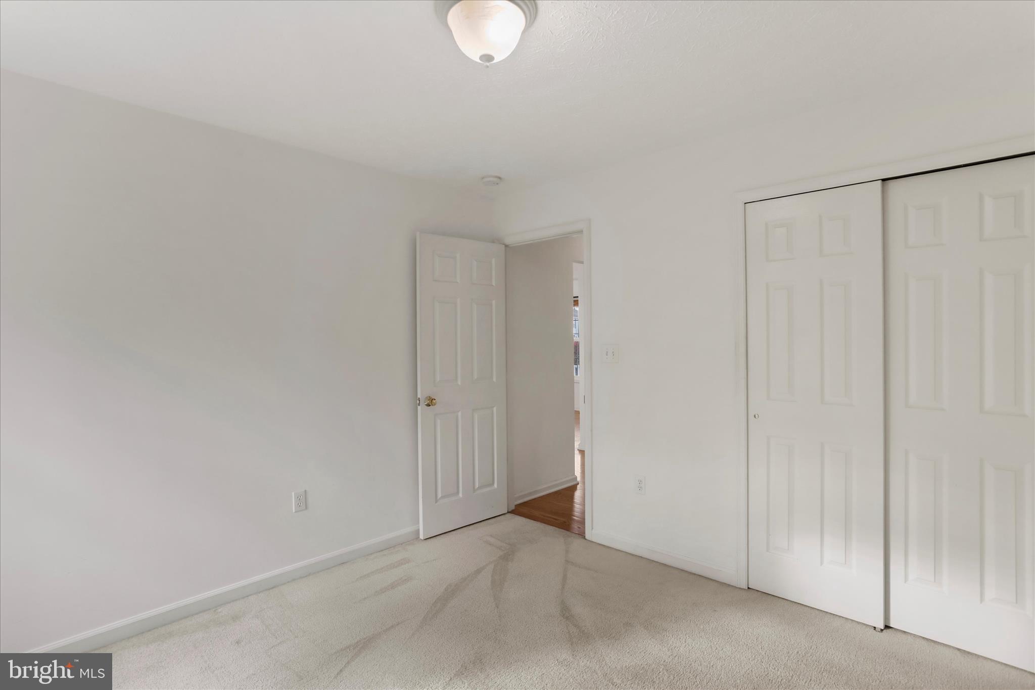 RIDGEFIELD - Residential