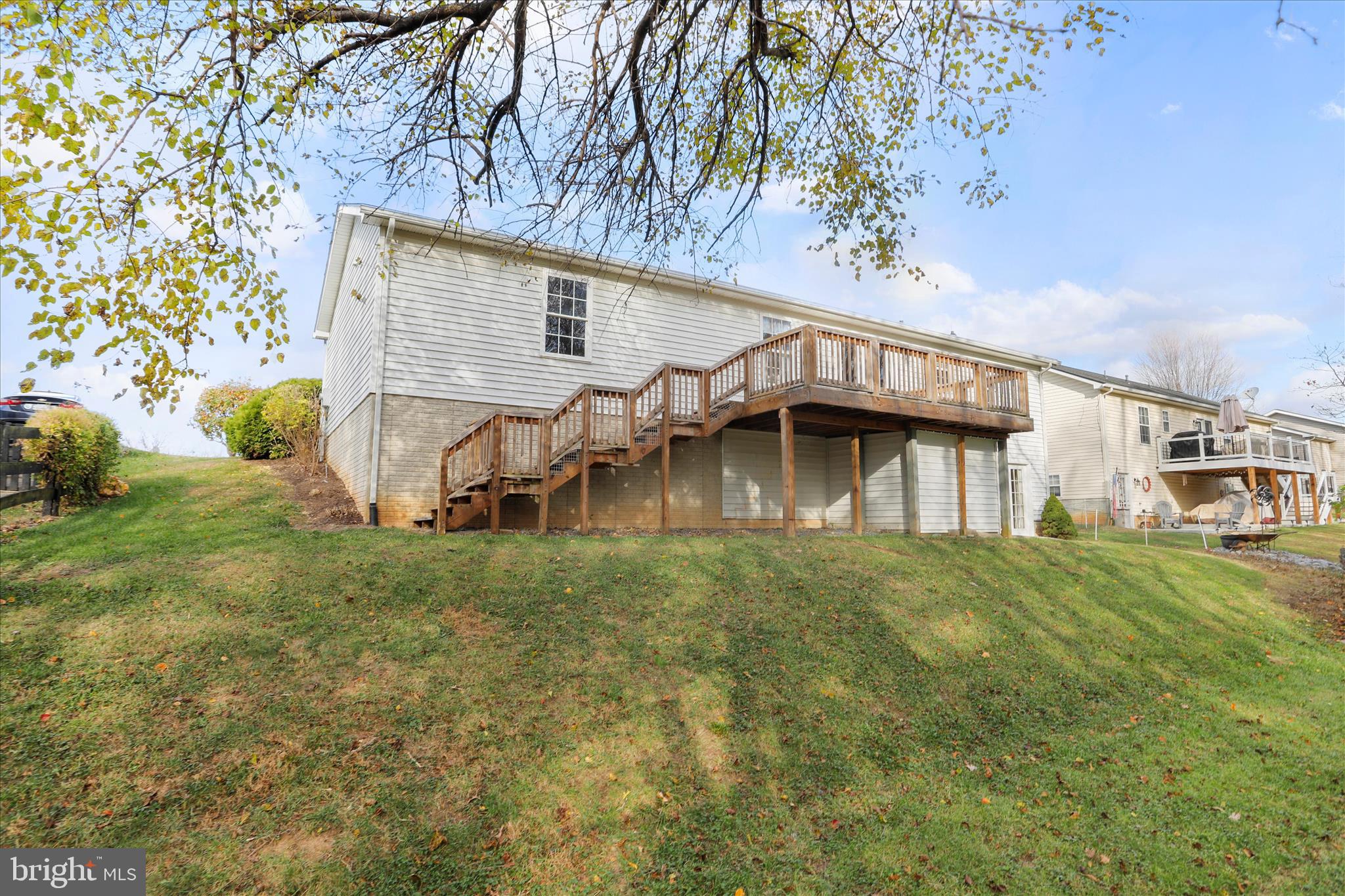 RIDGEFIELD - Residential