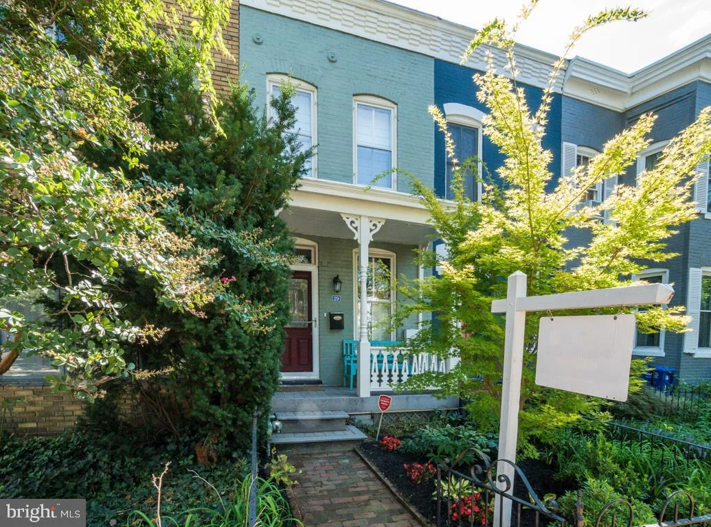 29 7th Street NE, Washington, DC 20002