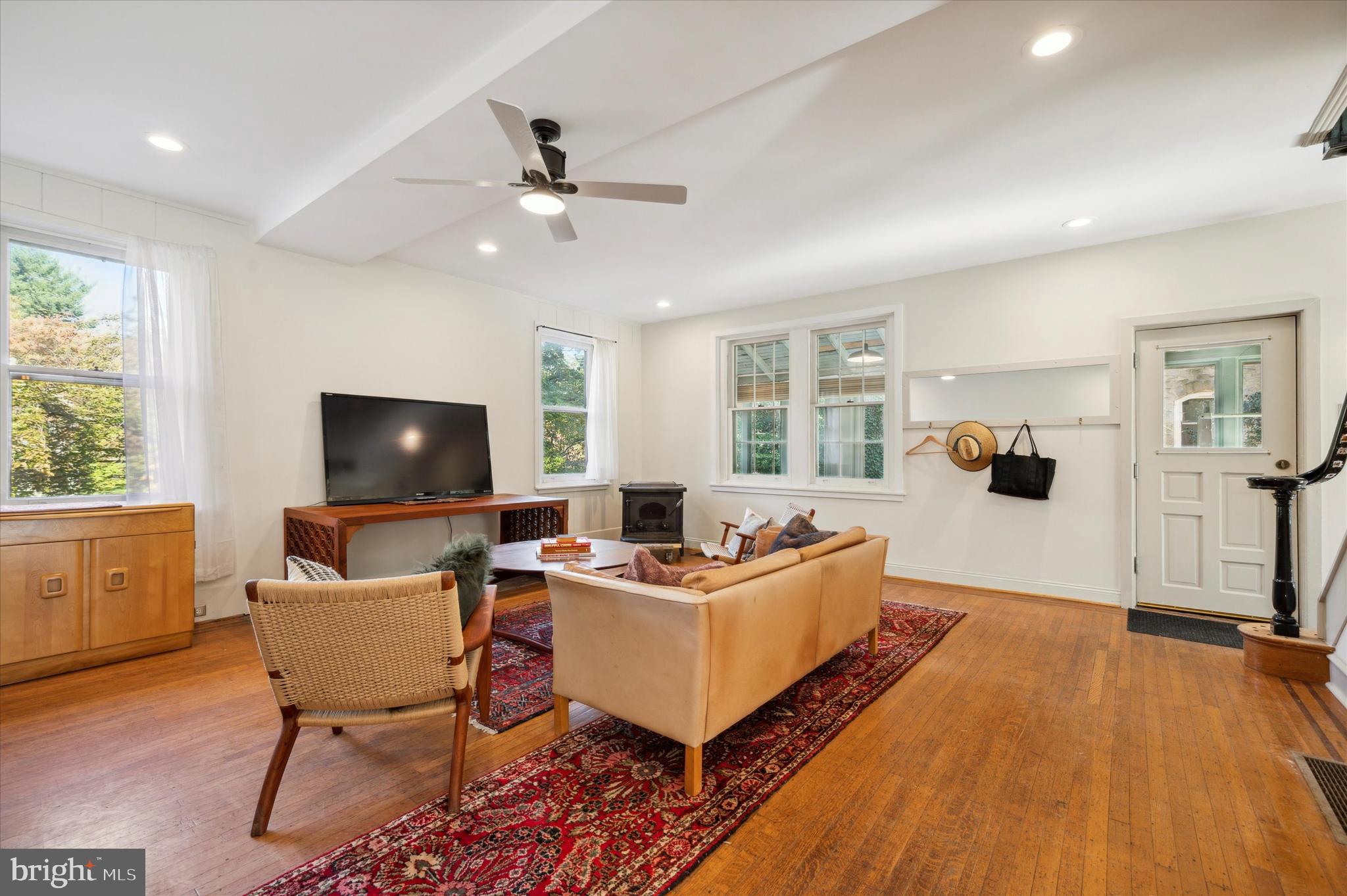 LANDSDOWNE STATION - Residential