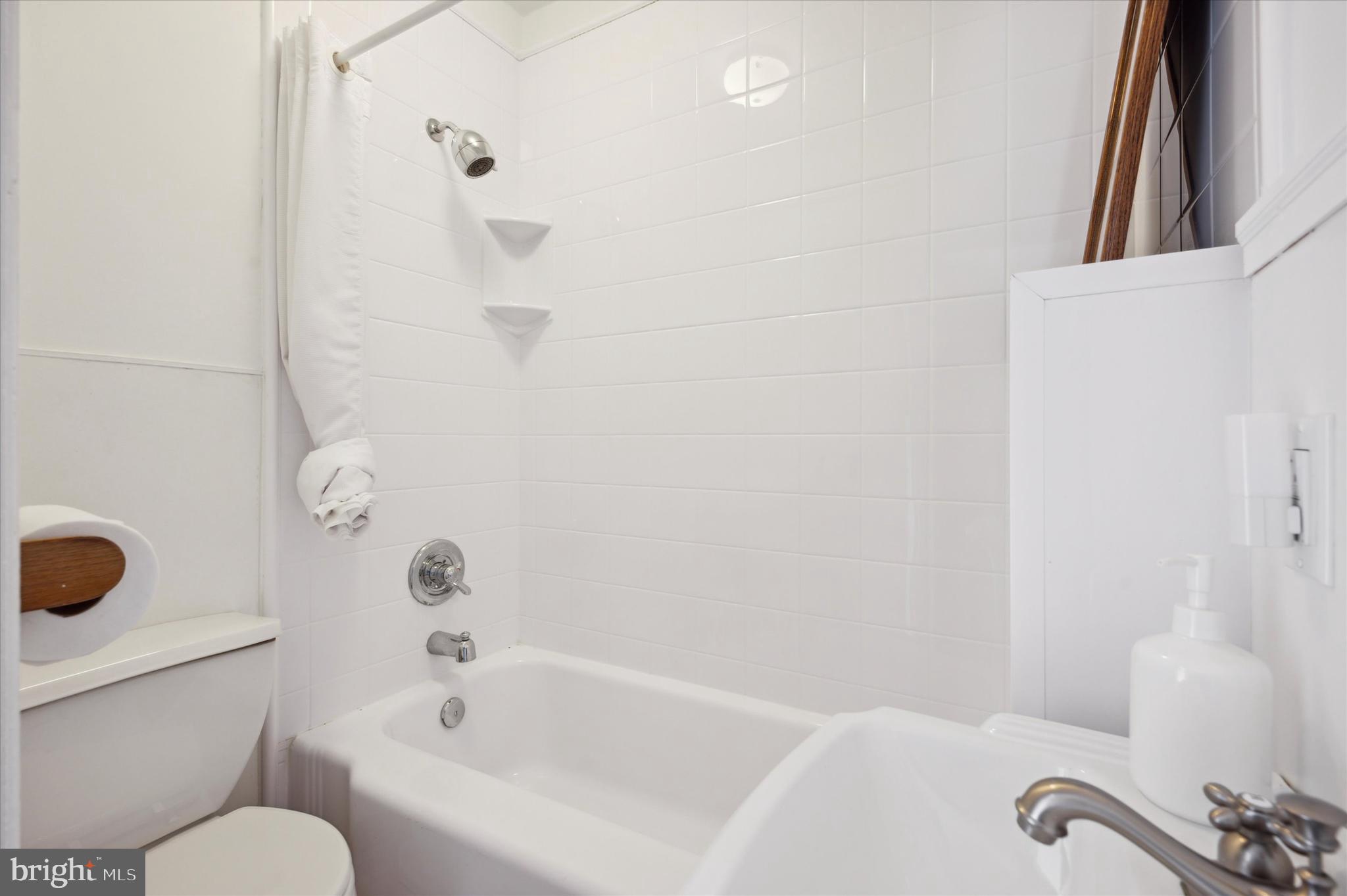 LANDSDOWNE STATION - Residential