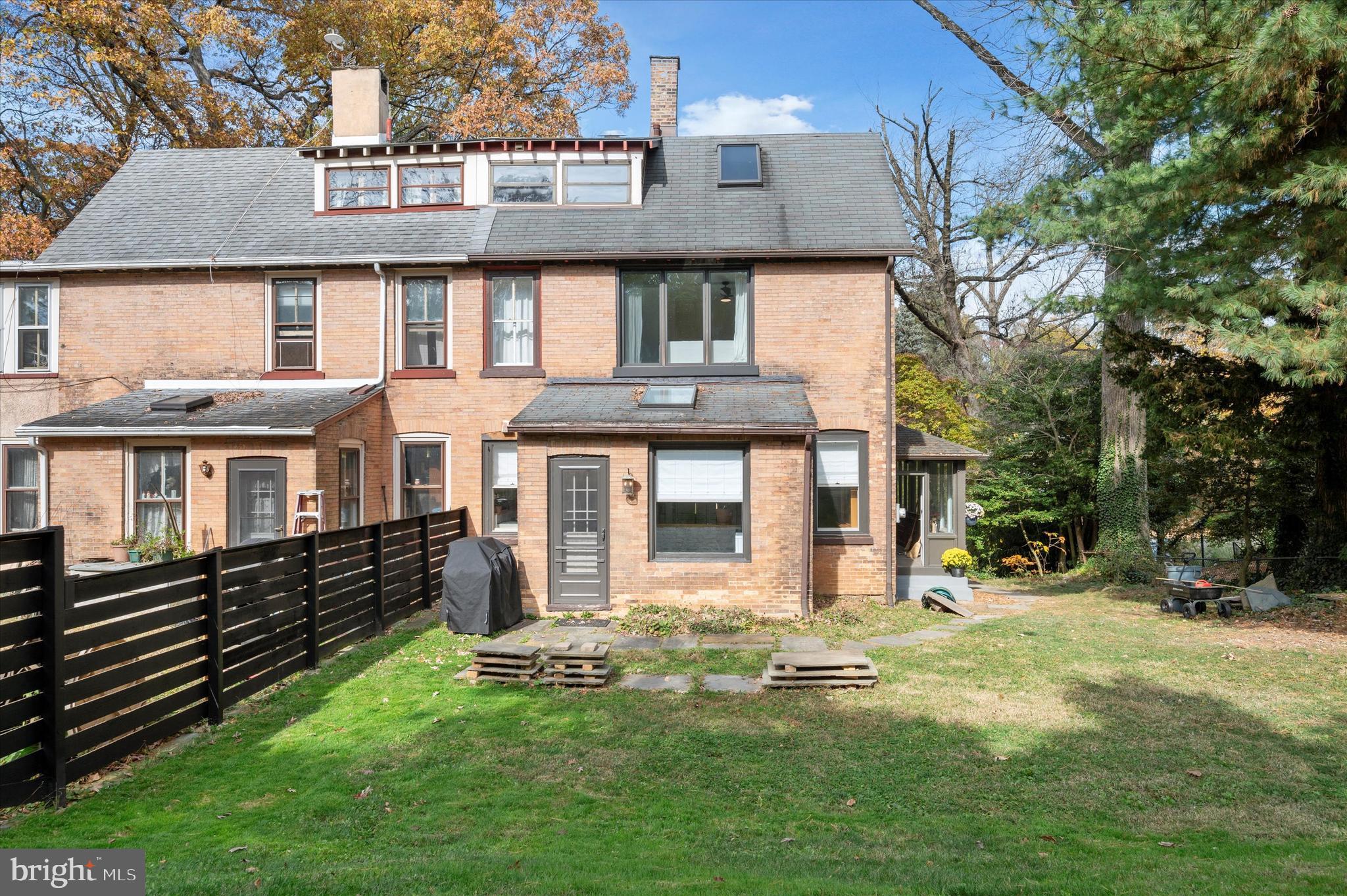 LANDSDOWNE STATION - Residential