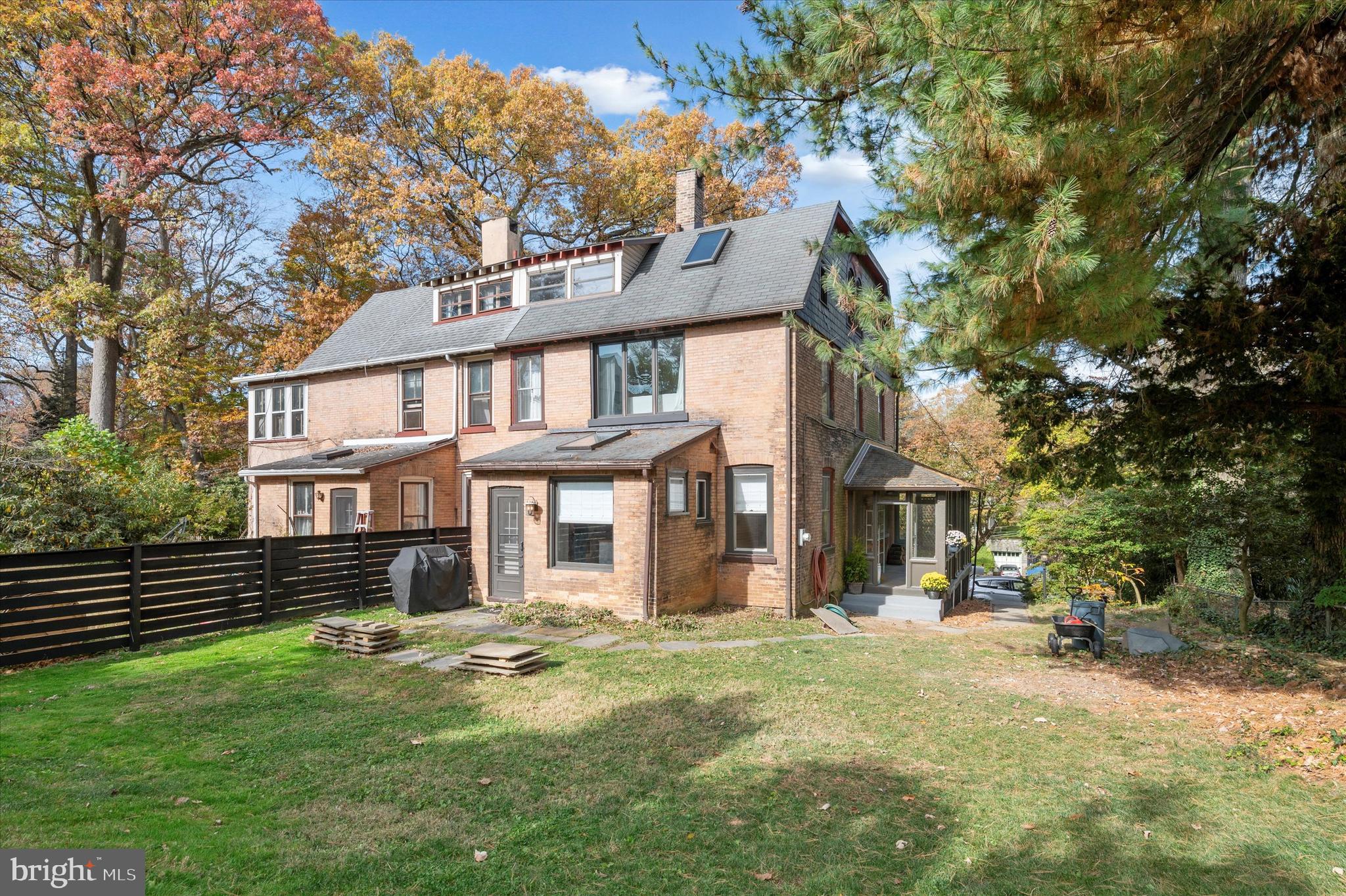 LANDSDOWNE STATION - Residential