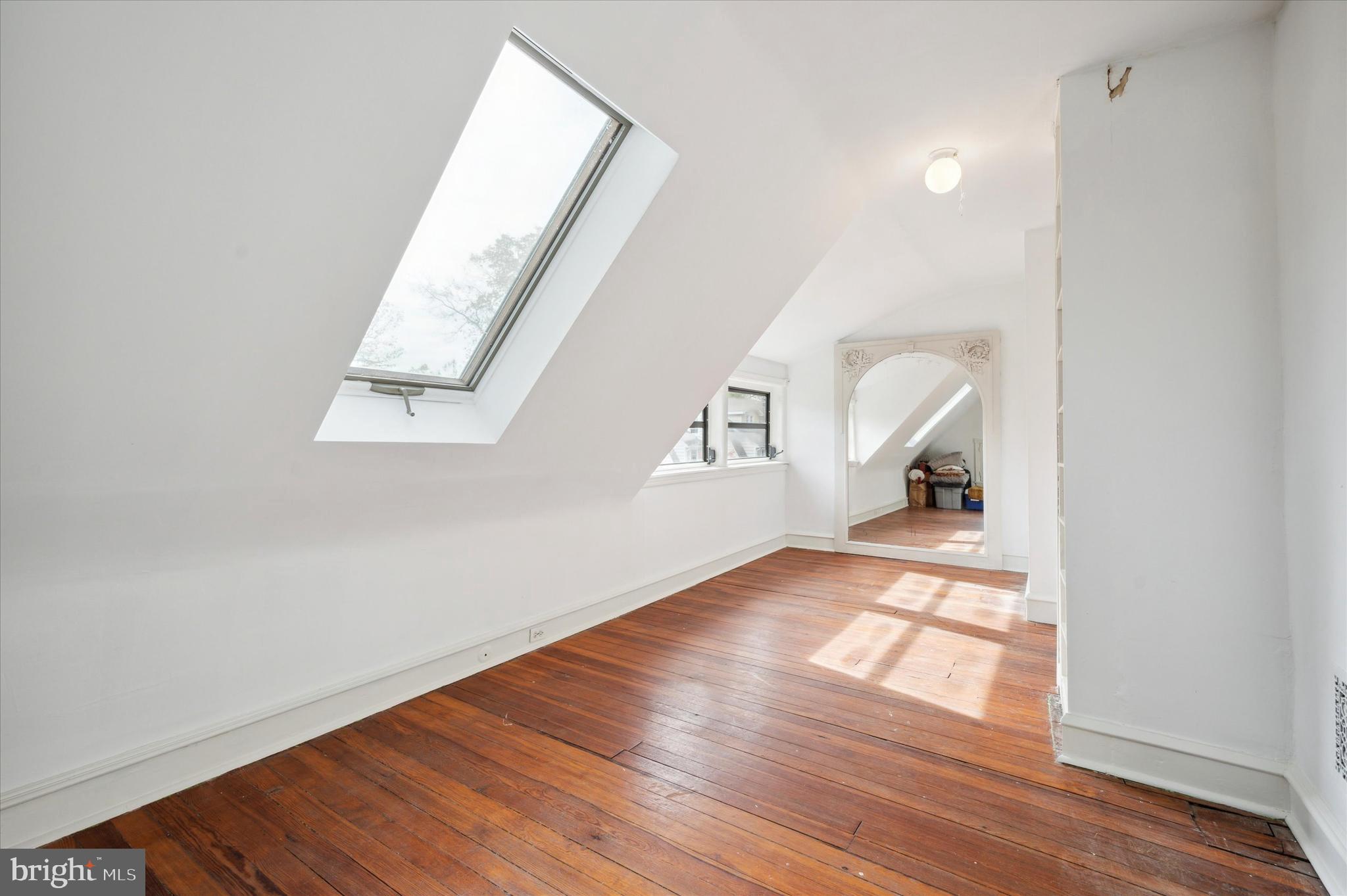 LANDSDOWNE STATION - Residential