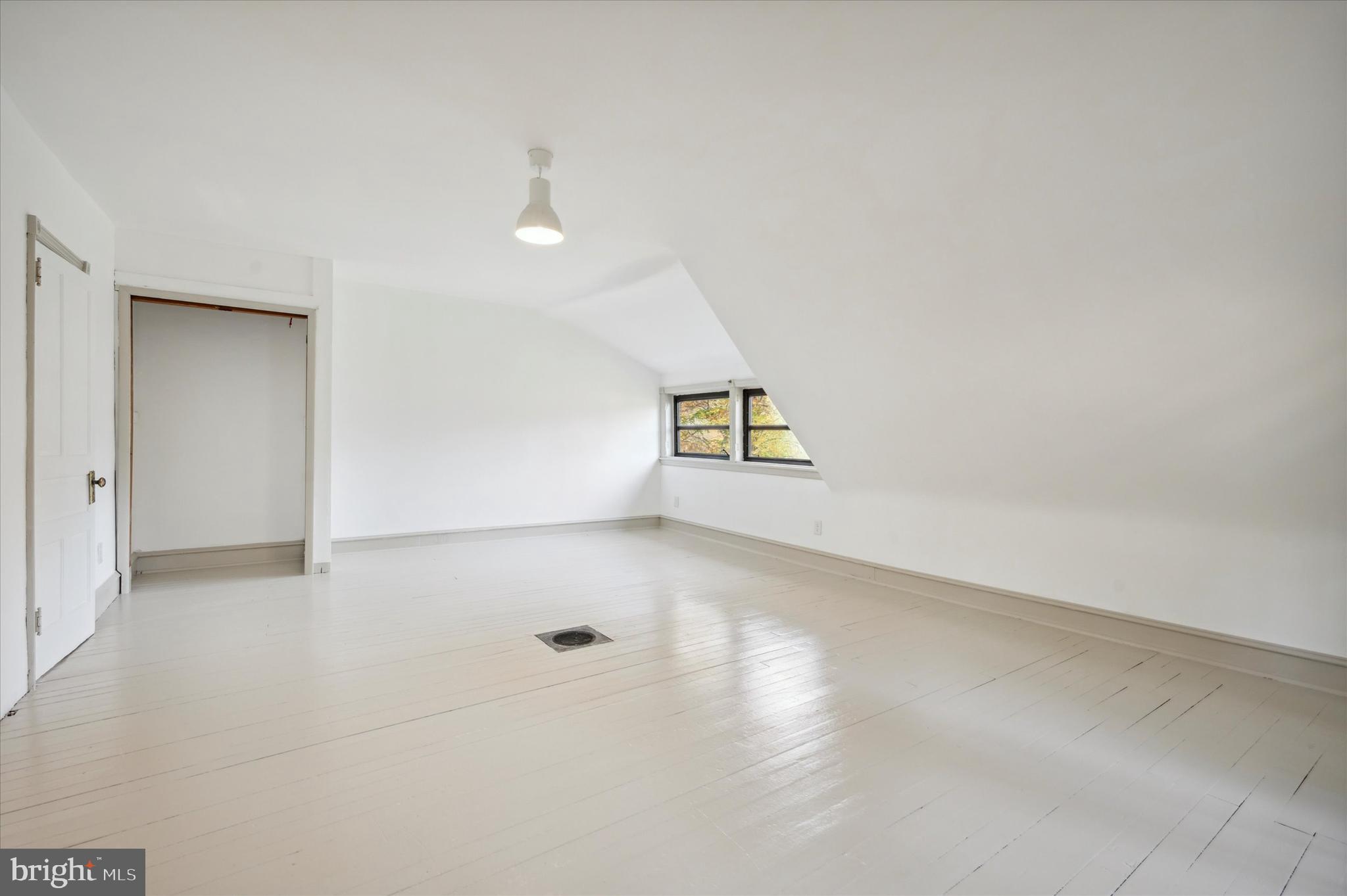 LANDSDOWNE STATION - Residential