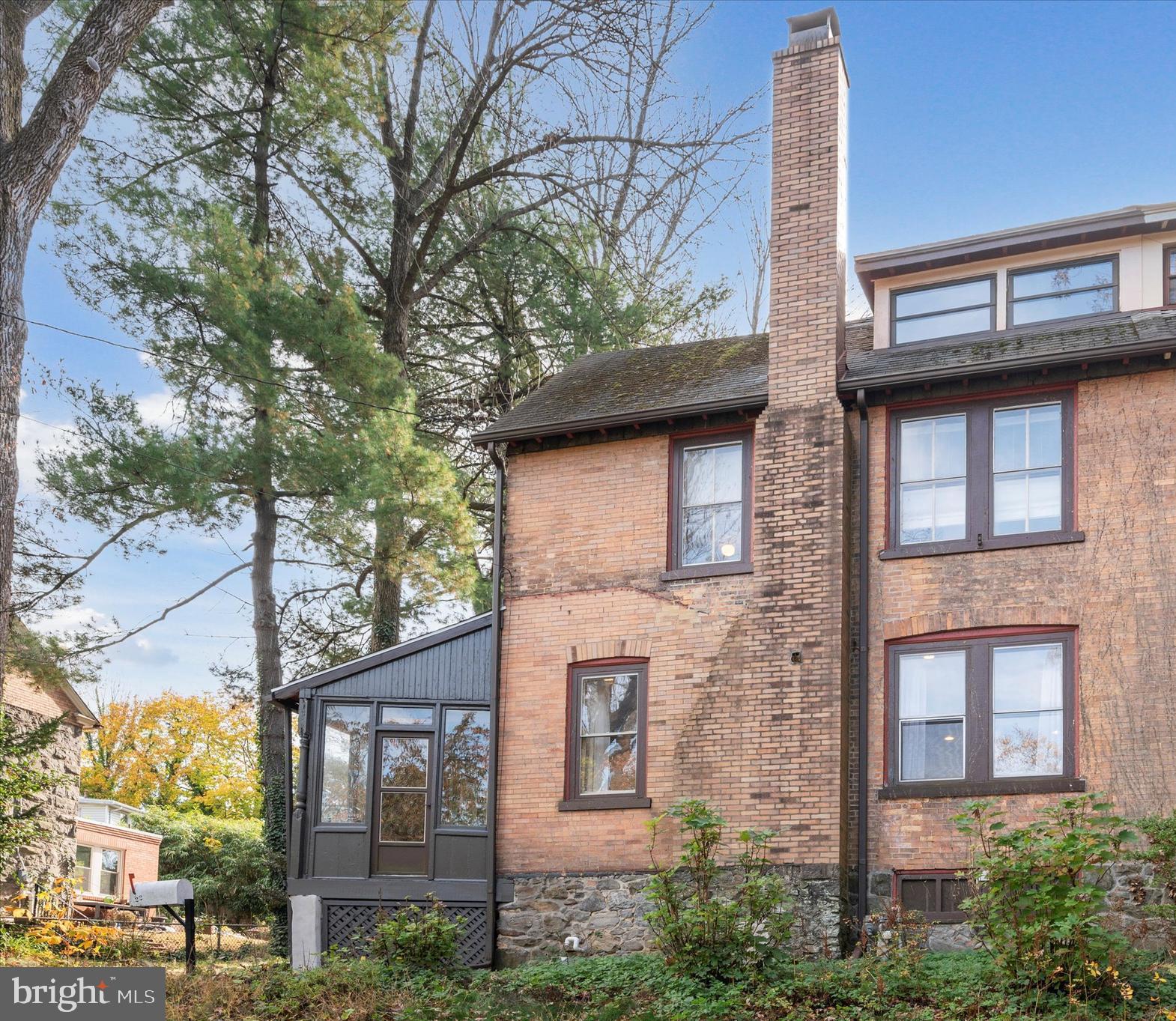 LANDSDOWNE STATION - Residential