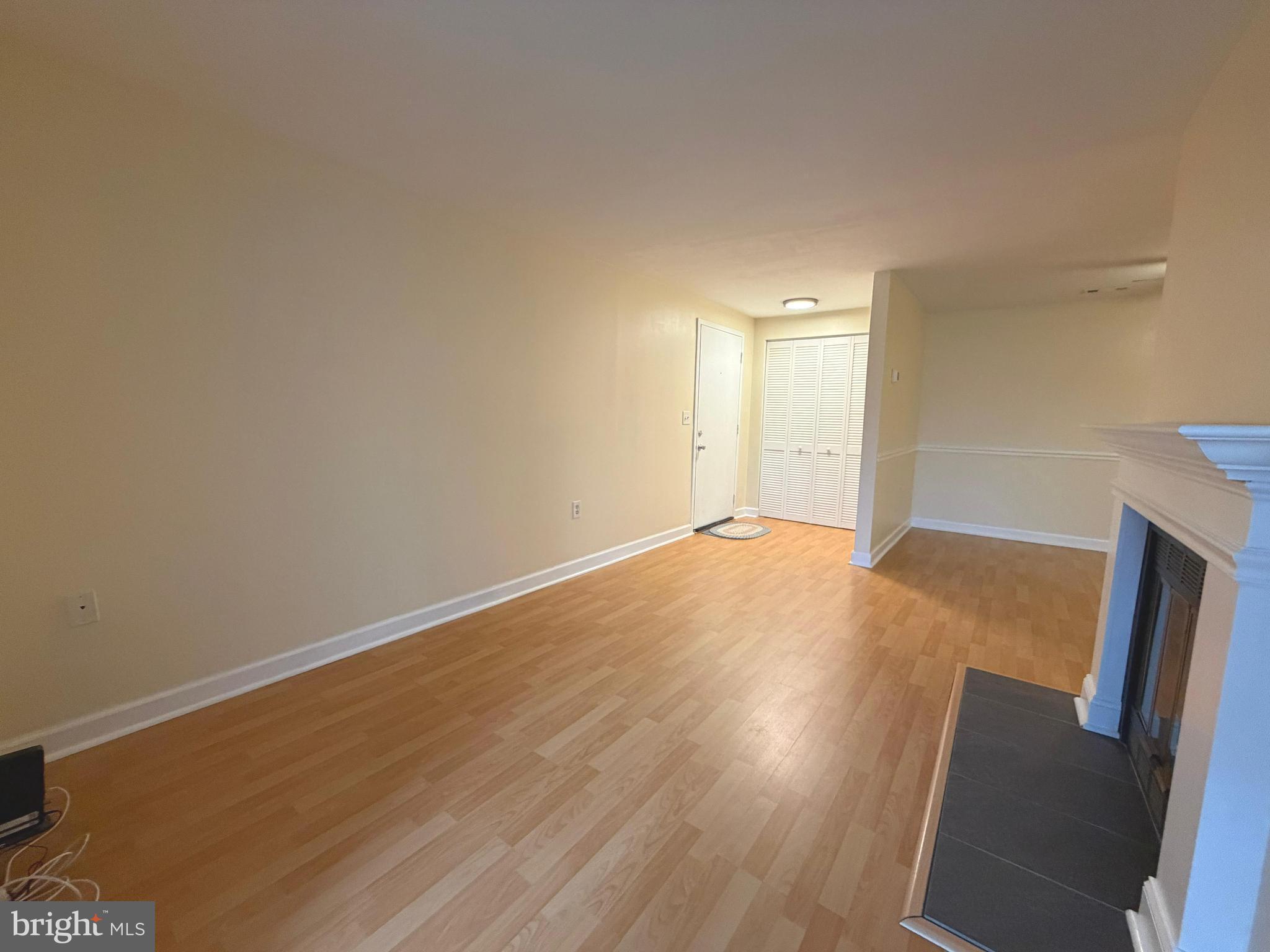 FARMINGDALE - Residential