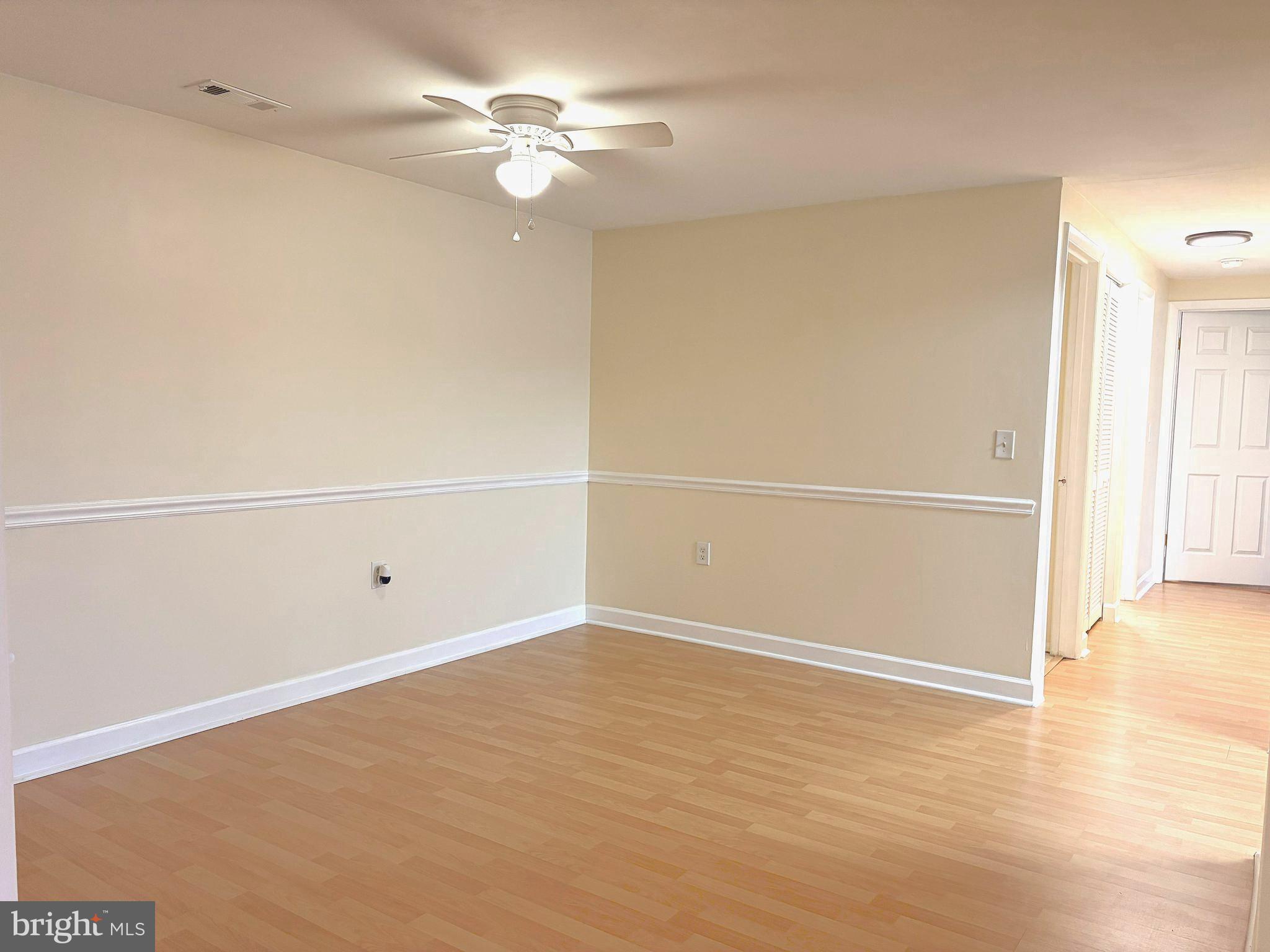 FARMINGDALE - Residential