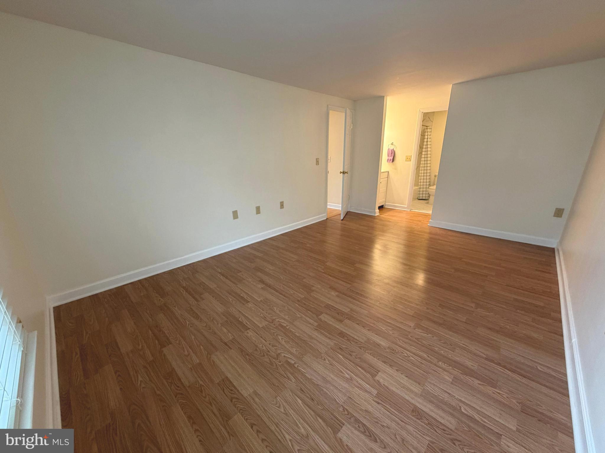 FARMINGDALE - Residential