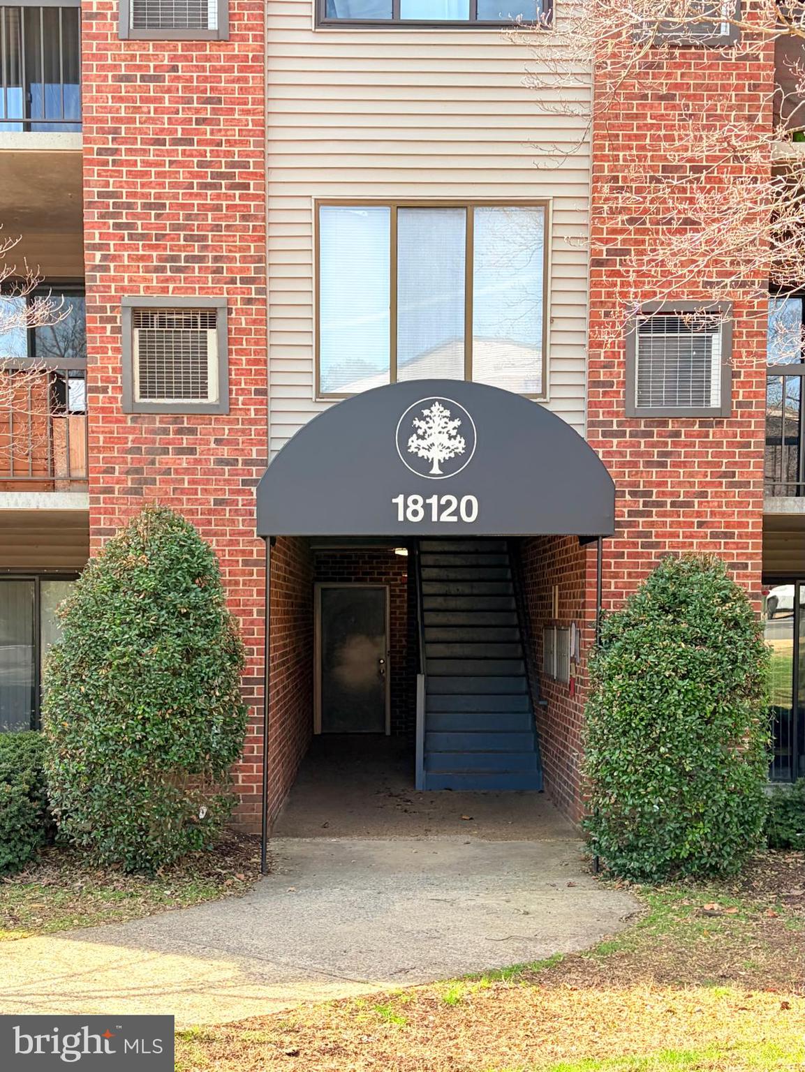 FARMINGDALE - Residential