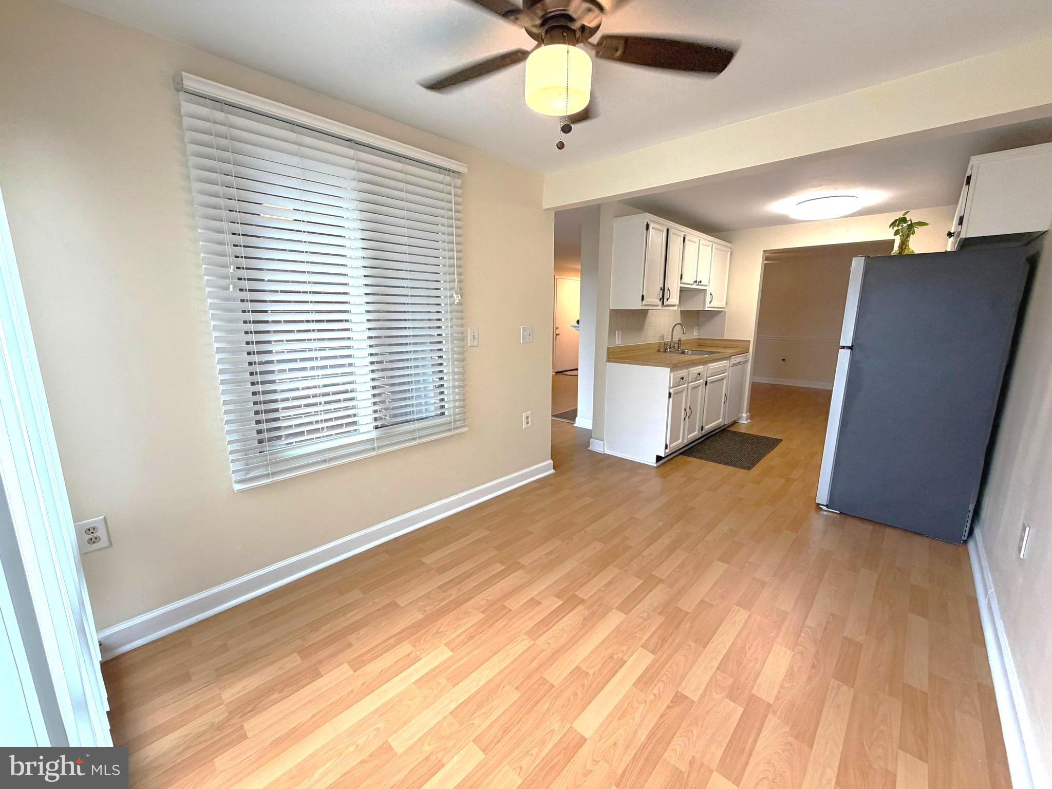 FARMINGDALE - Residential