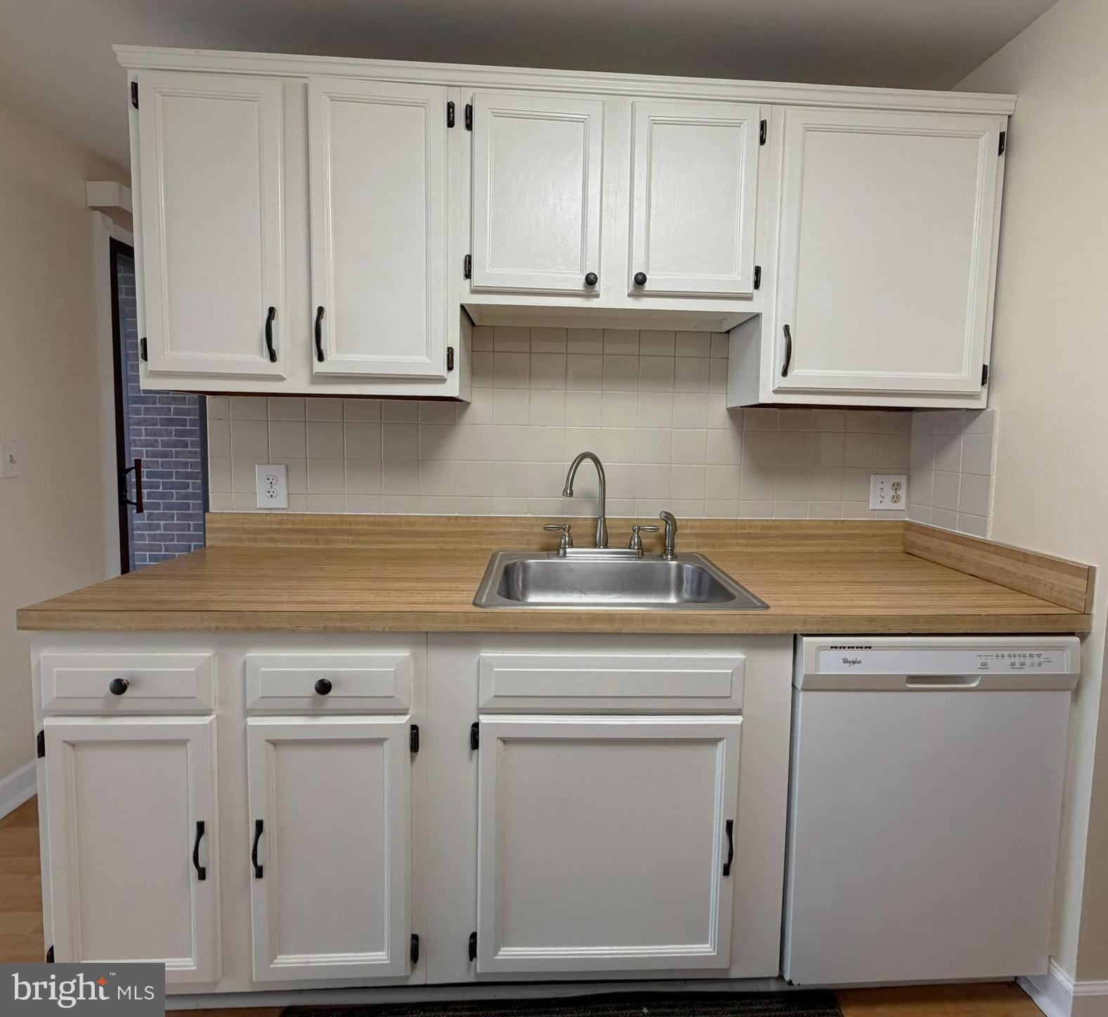 FARMINGDALE - Residential