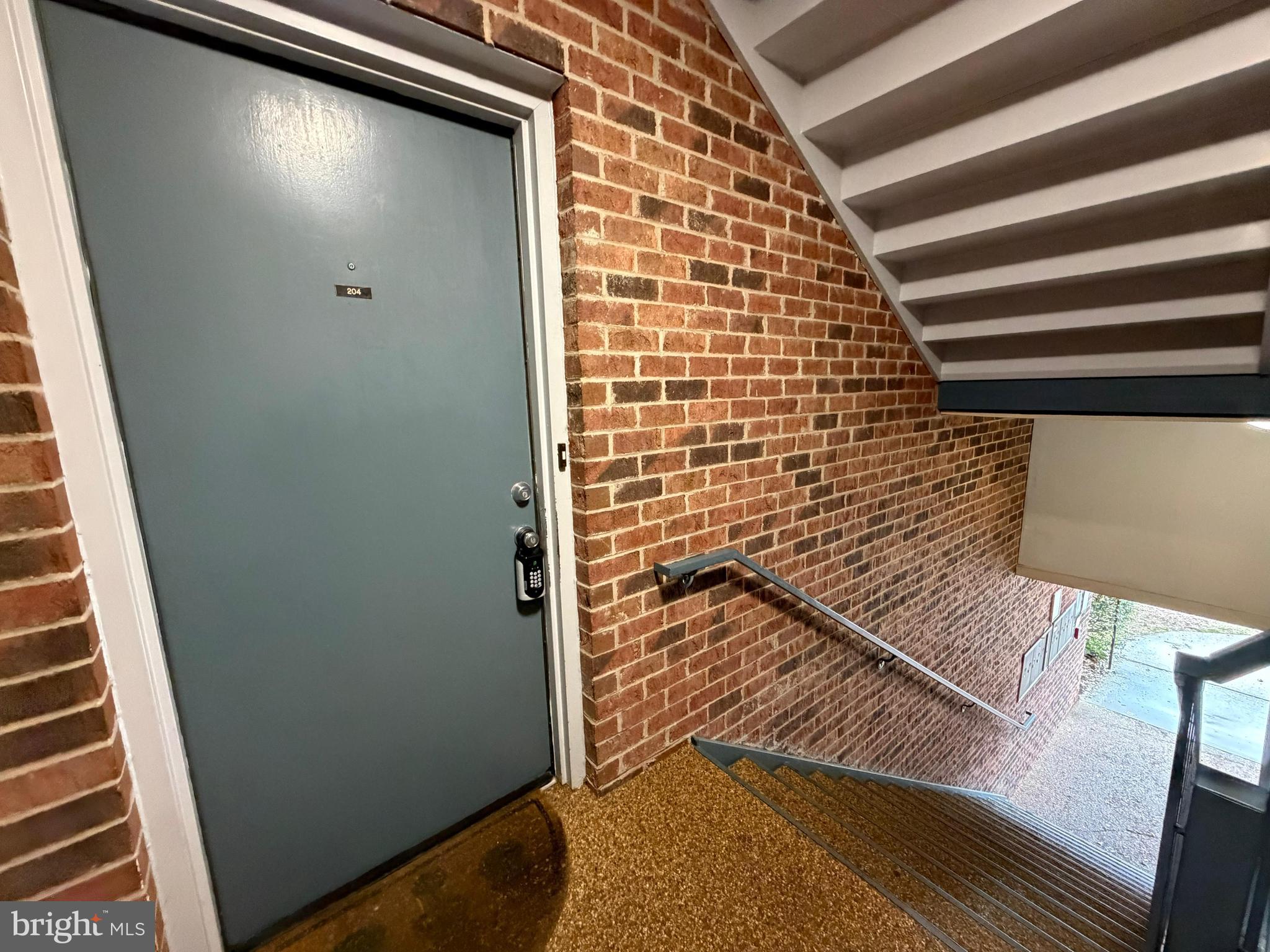 FARMINGDALE - Residential