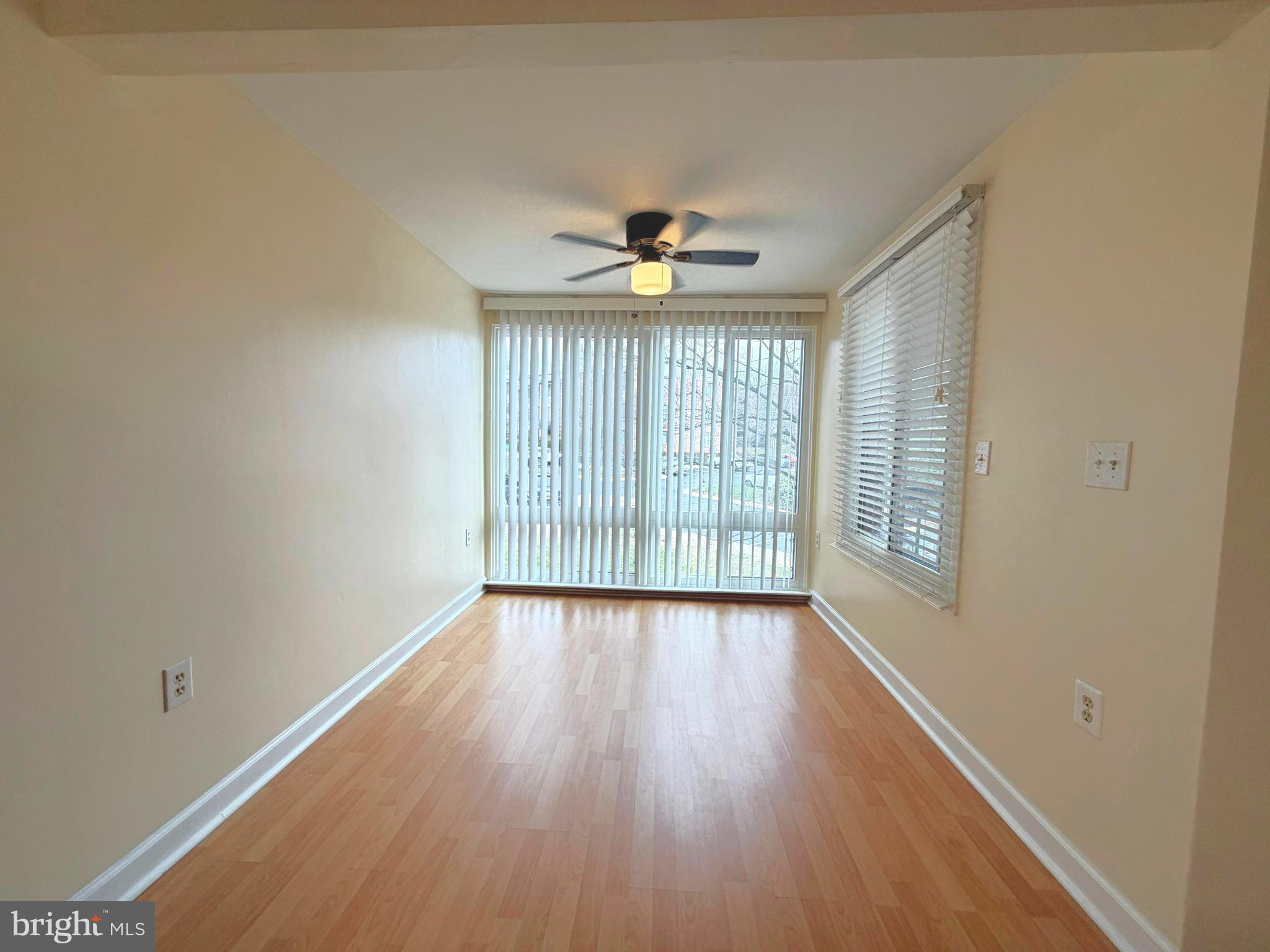 FARMINGDALE - Residential