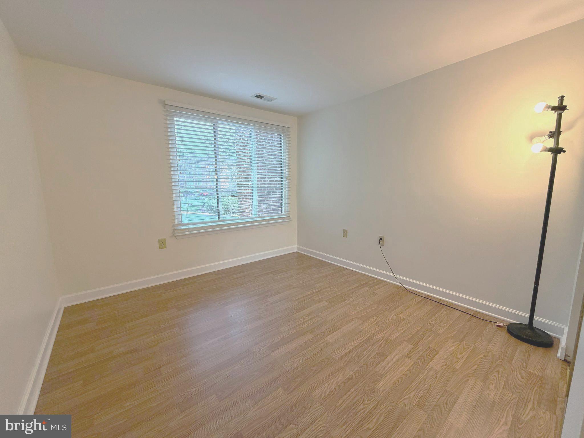 FARMINGDALE - Residential