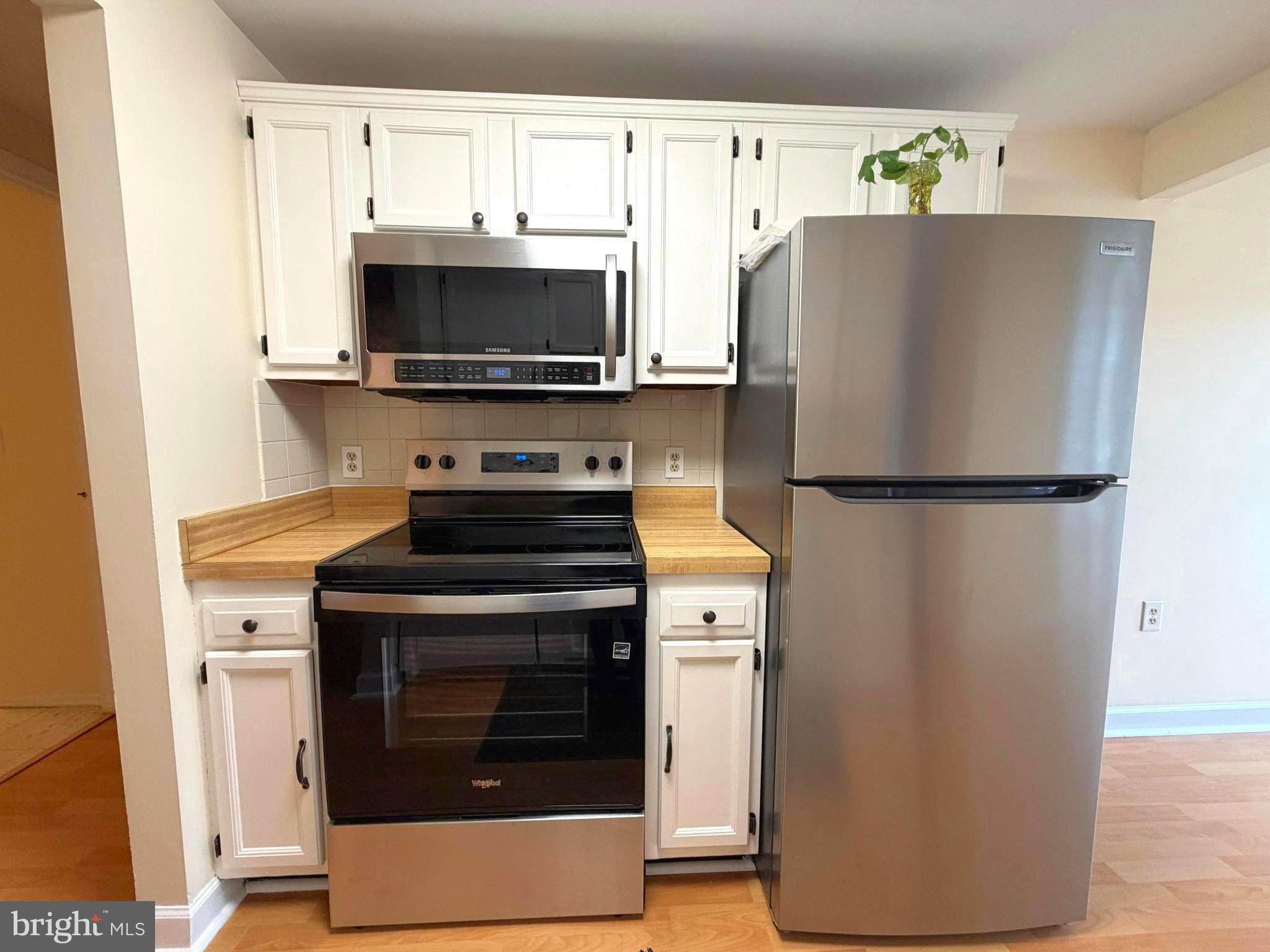 FARMINGDALE - Residential