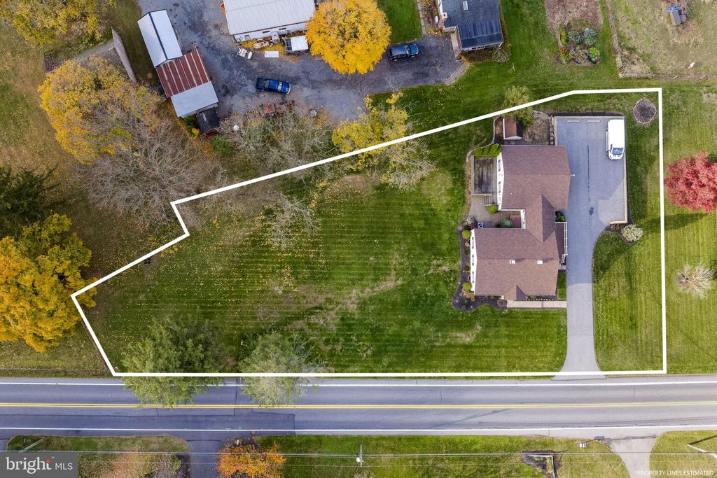 Photo of 655 W Route 897, REINHOLDS, PA 17569 (MLS # PALA2085484)