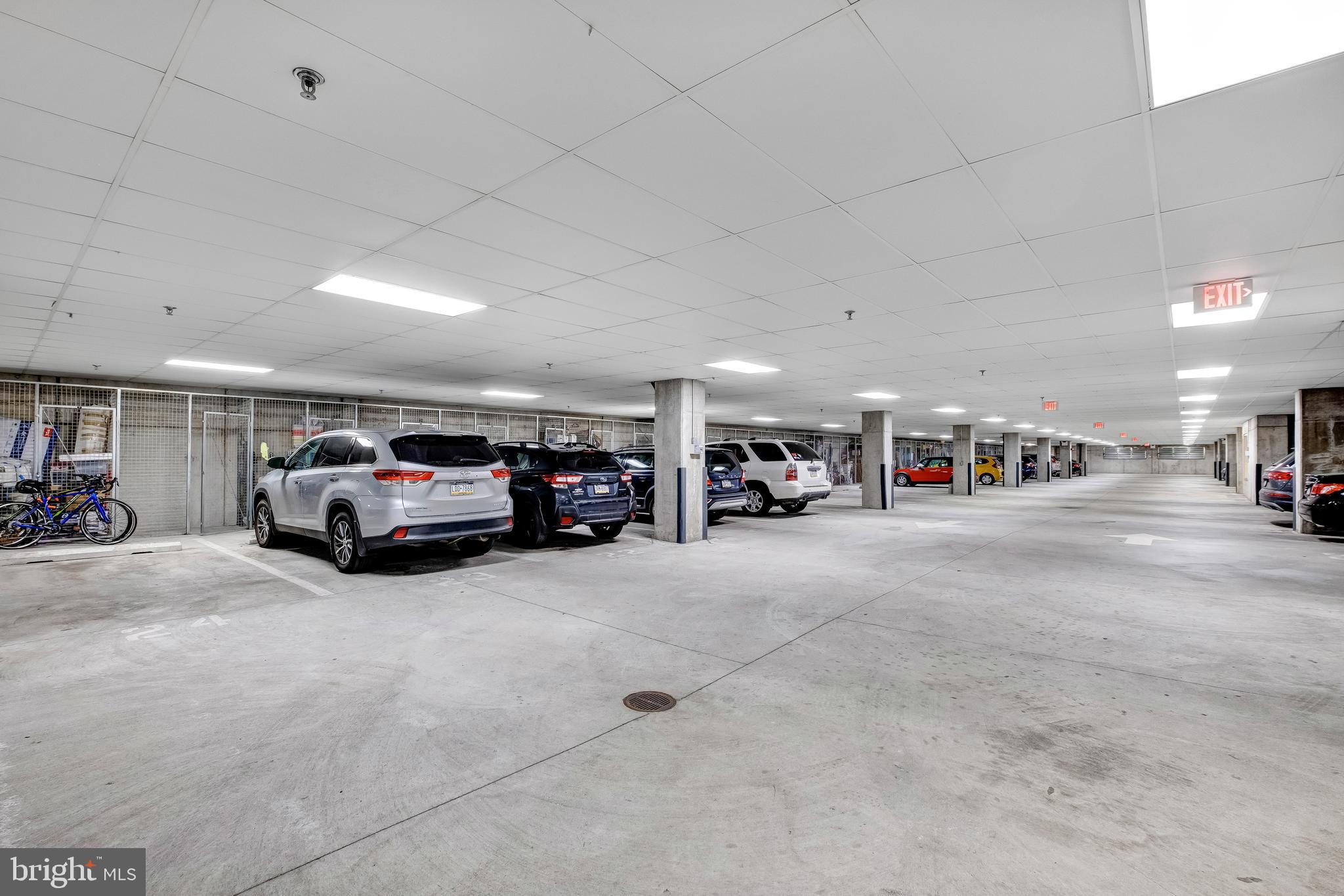 NAVAL SQUARE - Residential Lease