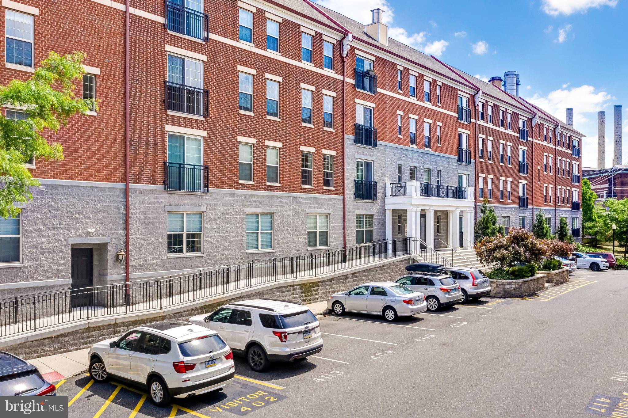 NAVAL SQUARE - Residential Lease