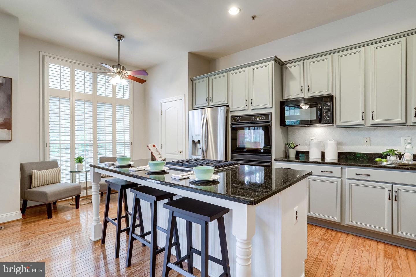 1601 COLONIAL HILLS DRIVE