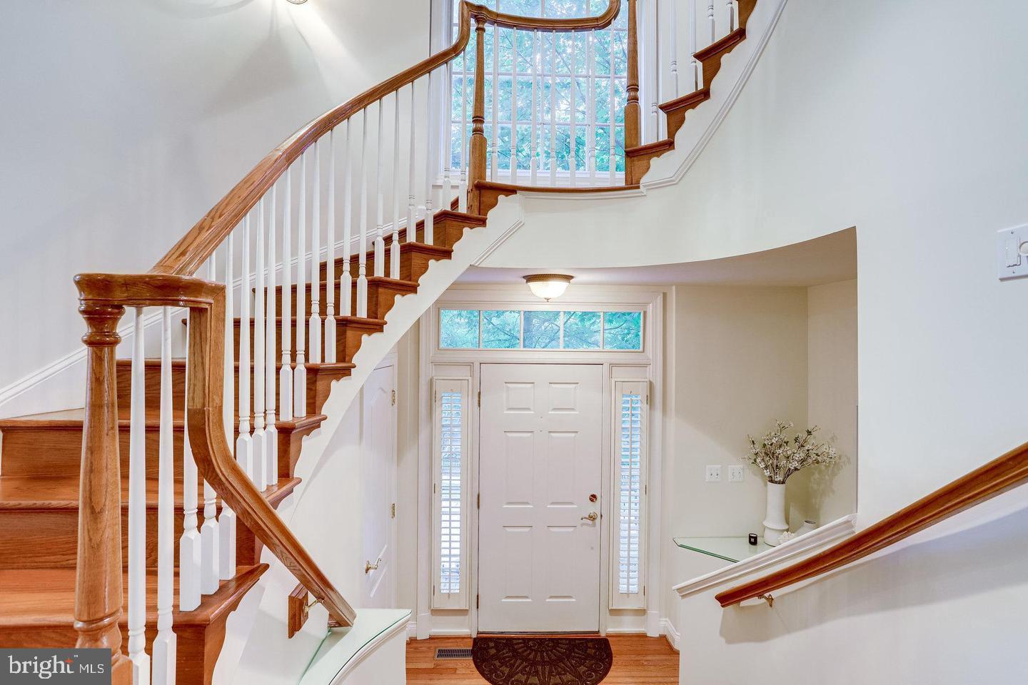 1601 COLONIAL HILLS DRIVE