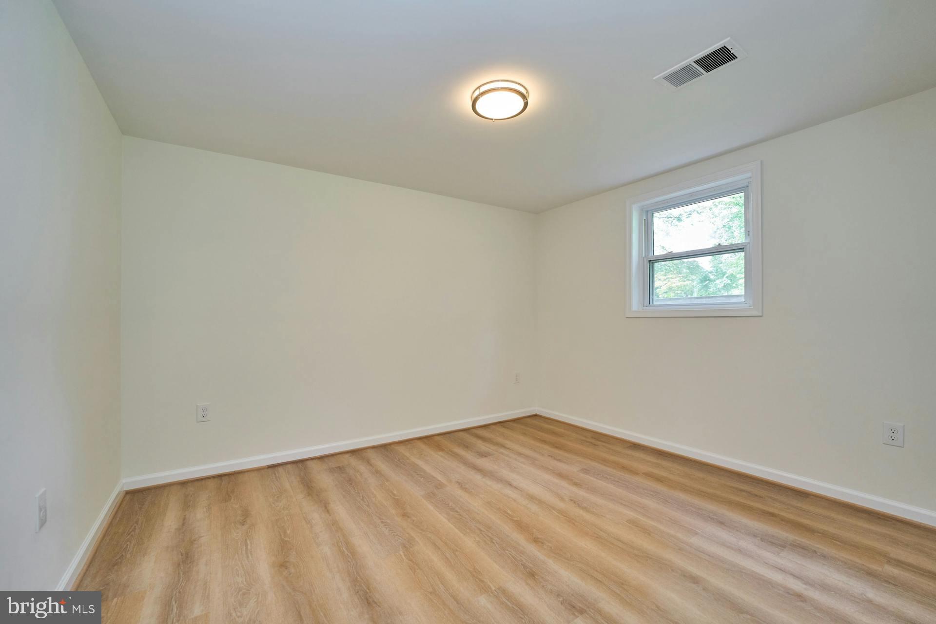 NEAR FALLS CHURCH - Residential