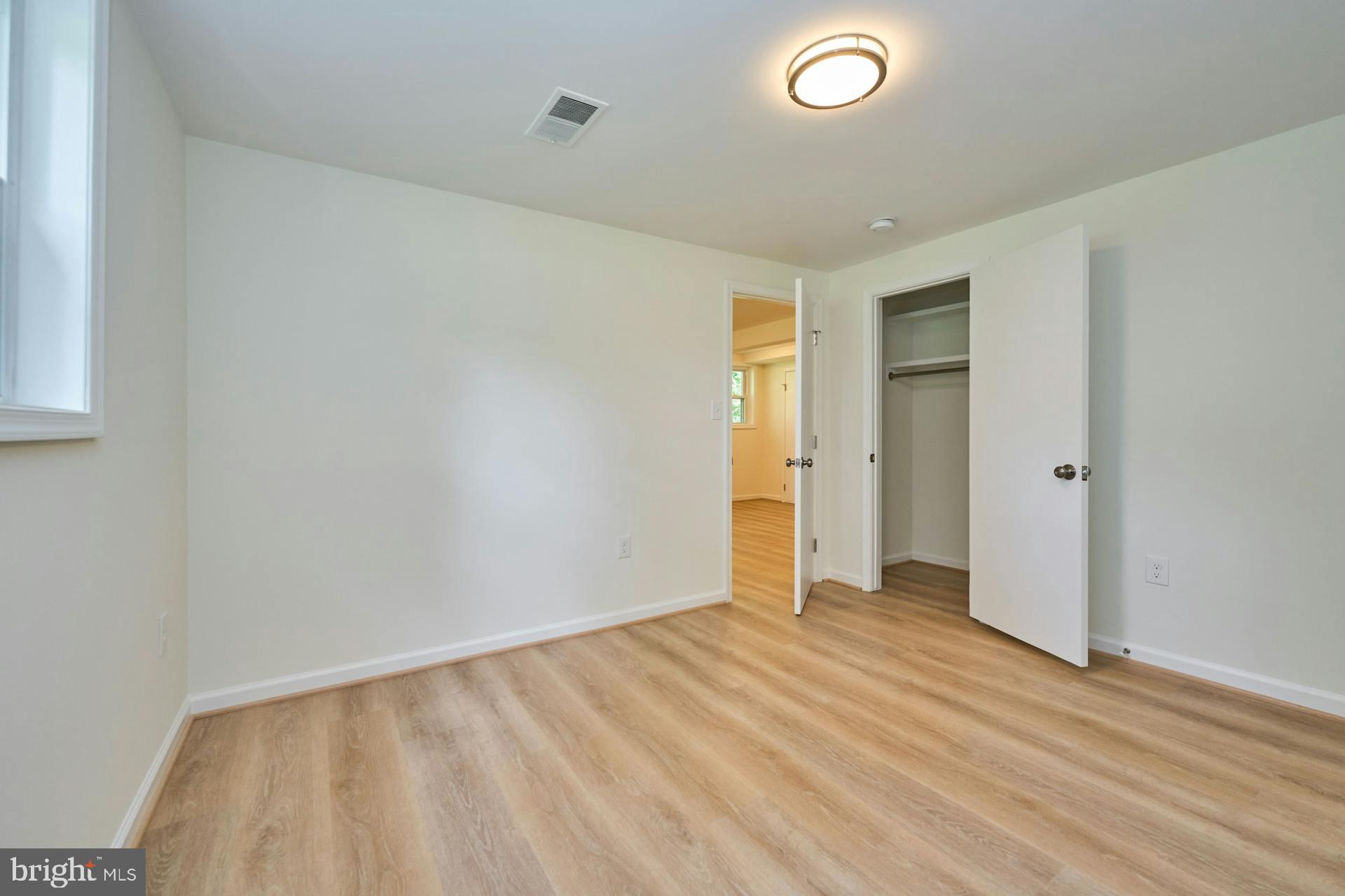 NEAR FALLS CHURCH - Residential