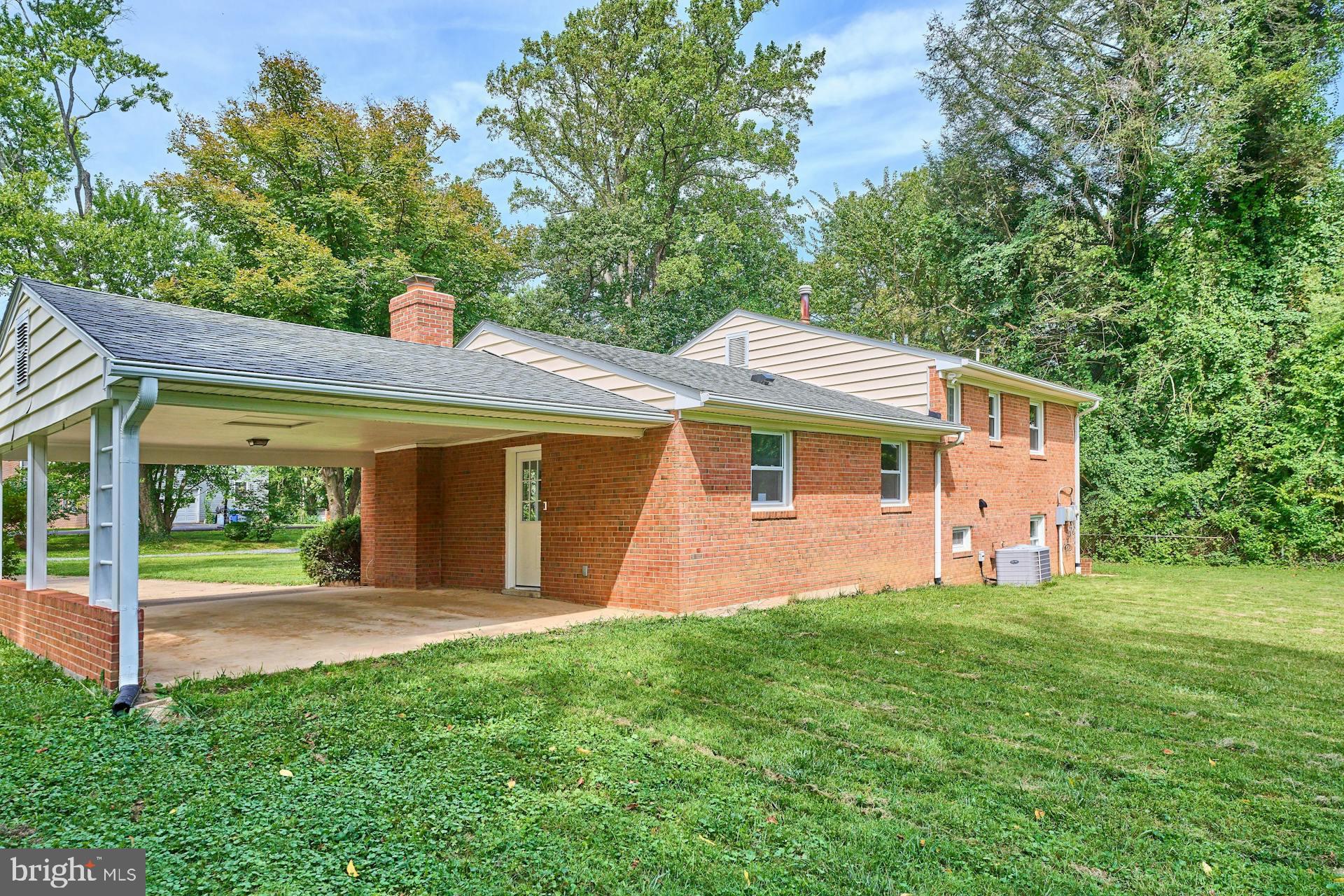 NEAR FALLS CHURCH - Residential