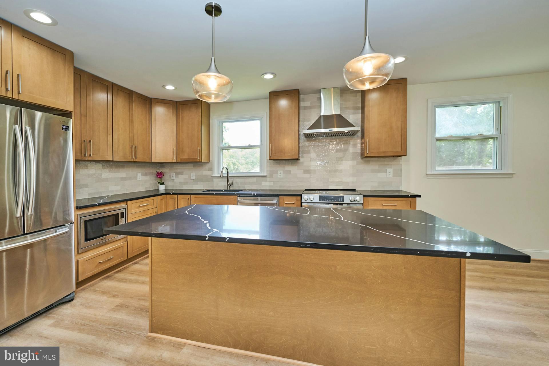 NEAR FALLS CHURCH - Residential