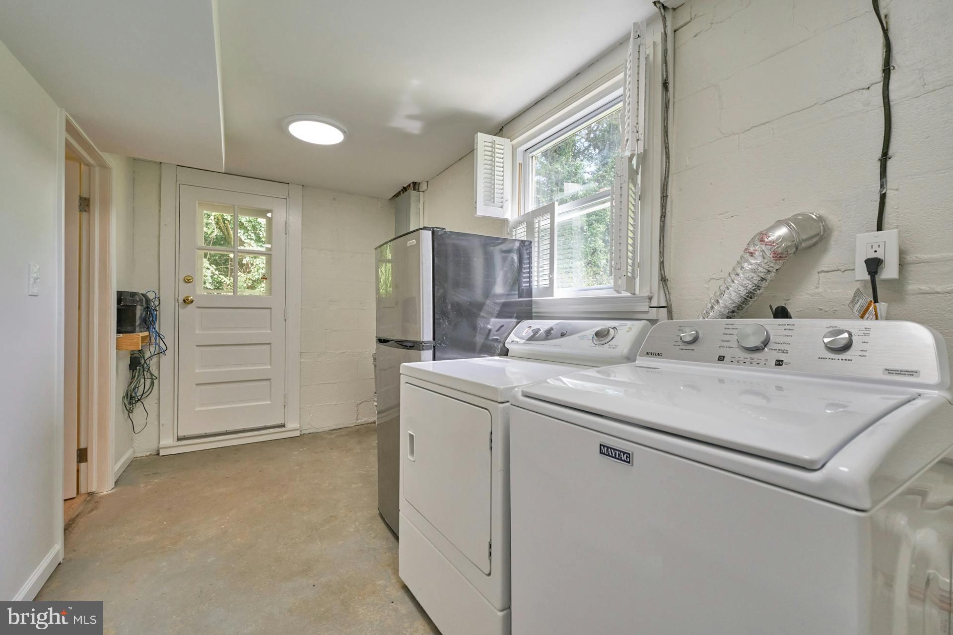 NEAR FALLS CHURCH - Residential