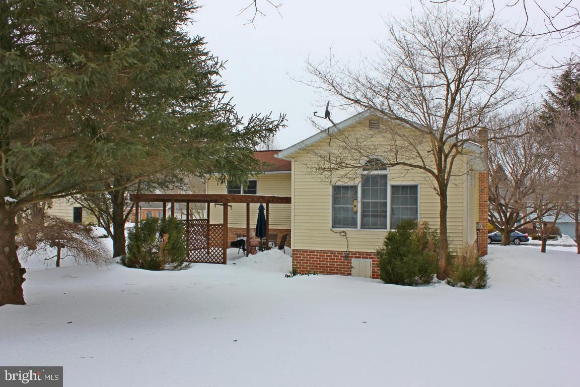 PINEWOOD ESTATES - Residential