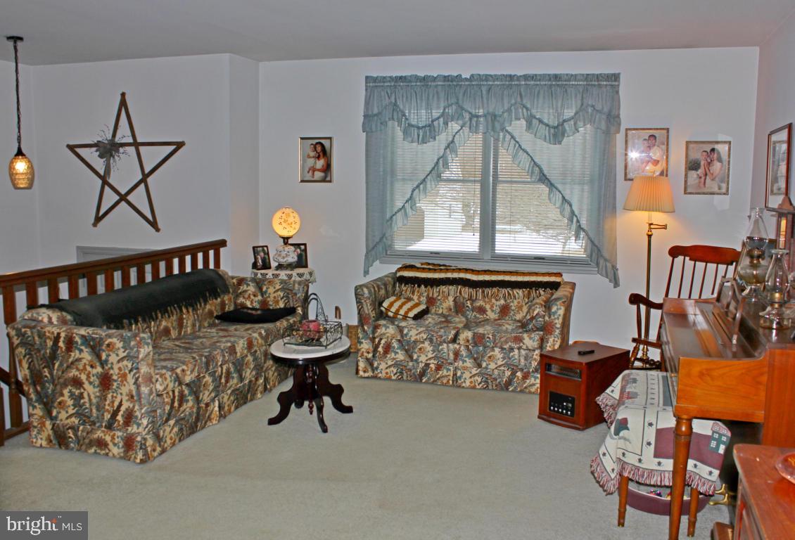 PINEWOOD ESTATES - Residential