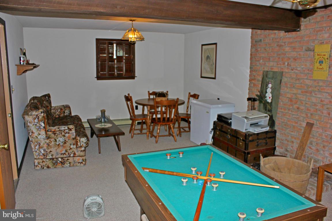 PINEWOOD ESTATES - Residential